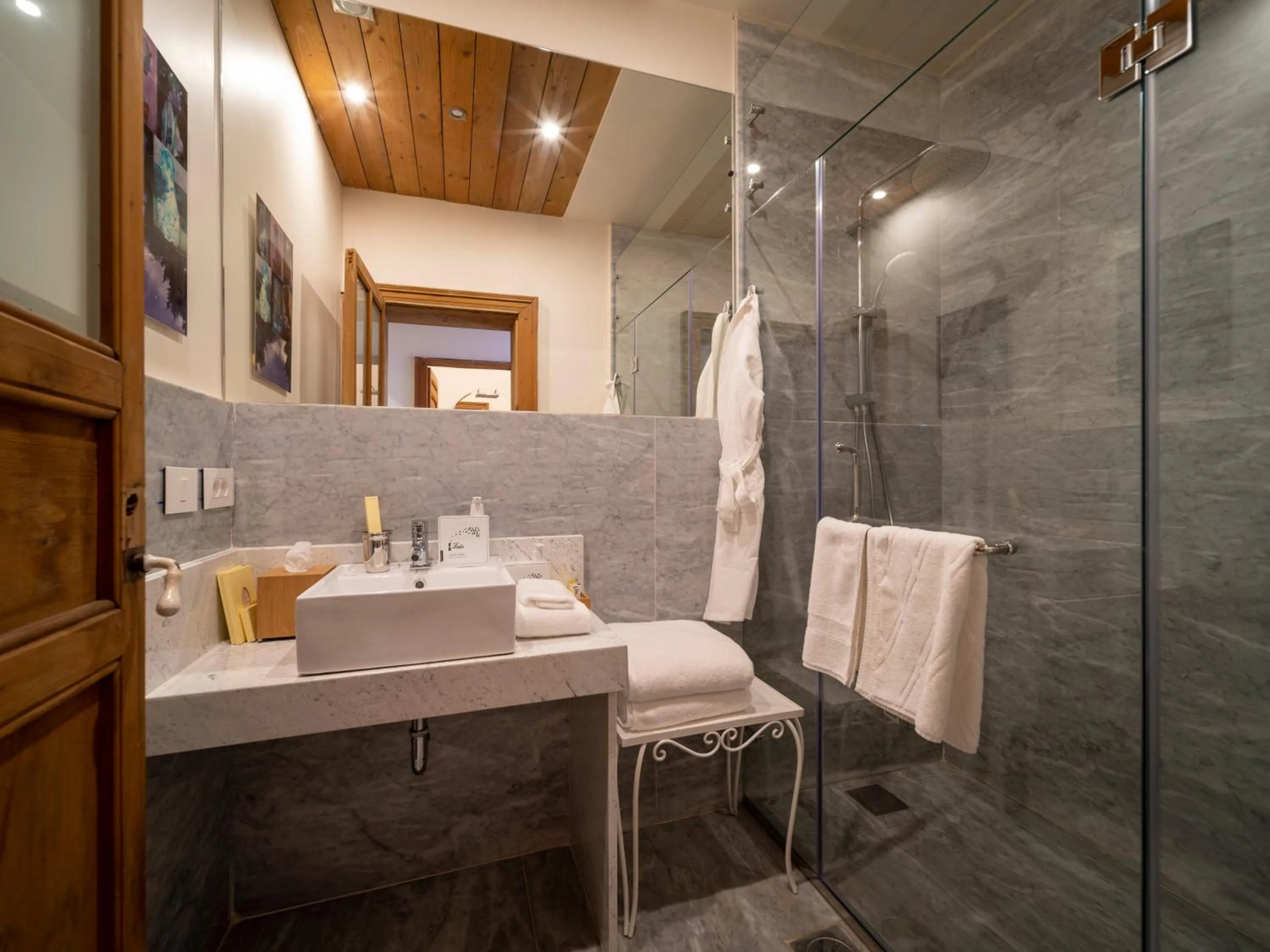 Bathroom in Arthaus Beirut