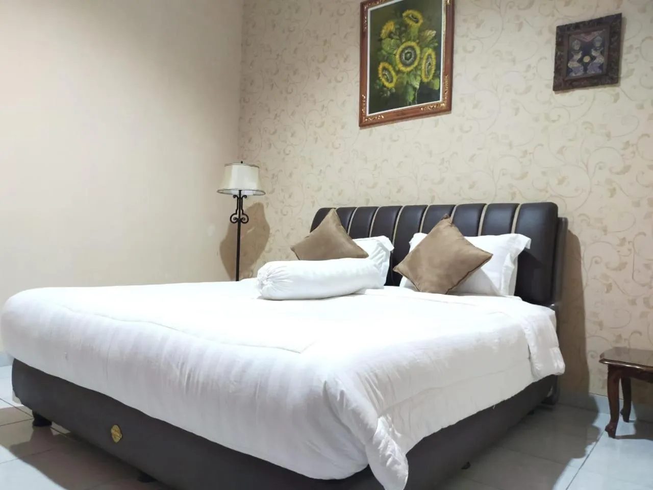 Bed in Grand Mutiara Hotel Puncak