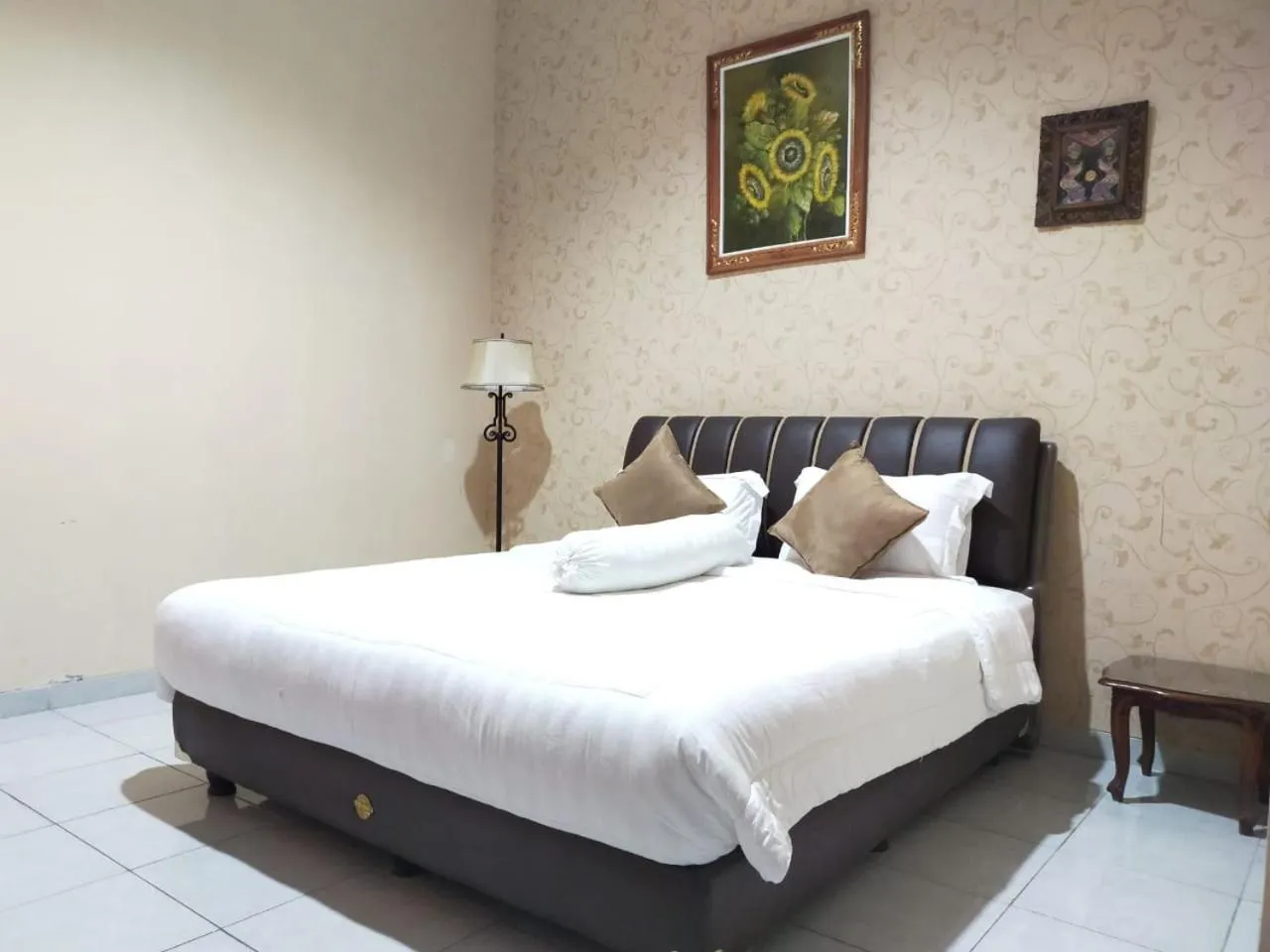 Bed in Grand Mutiara Hotel Puncak
