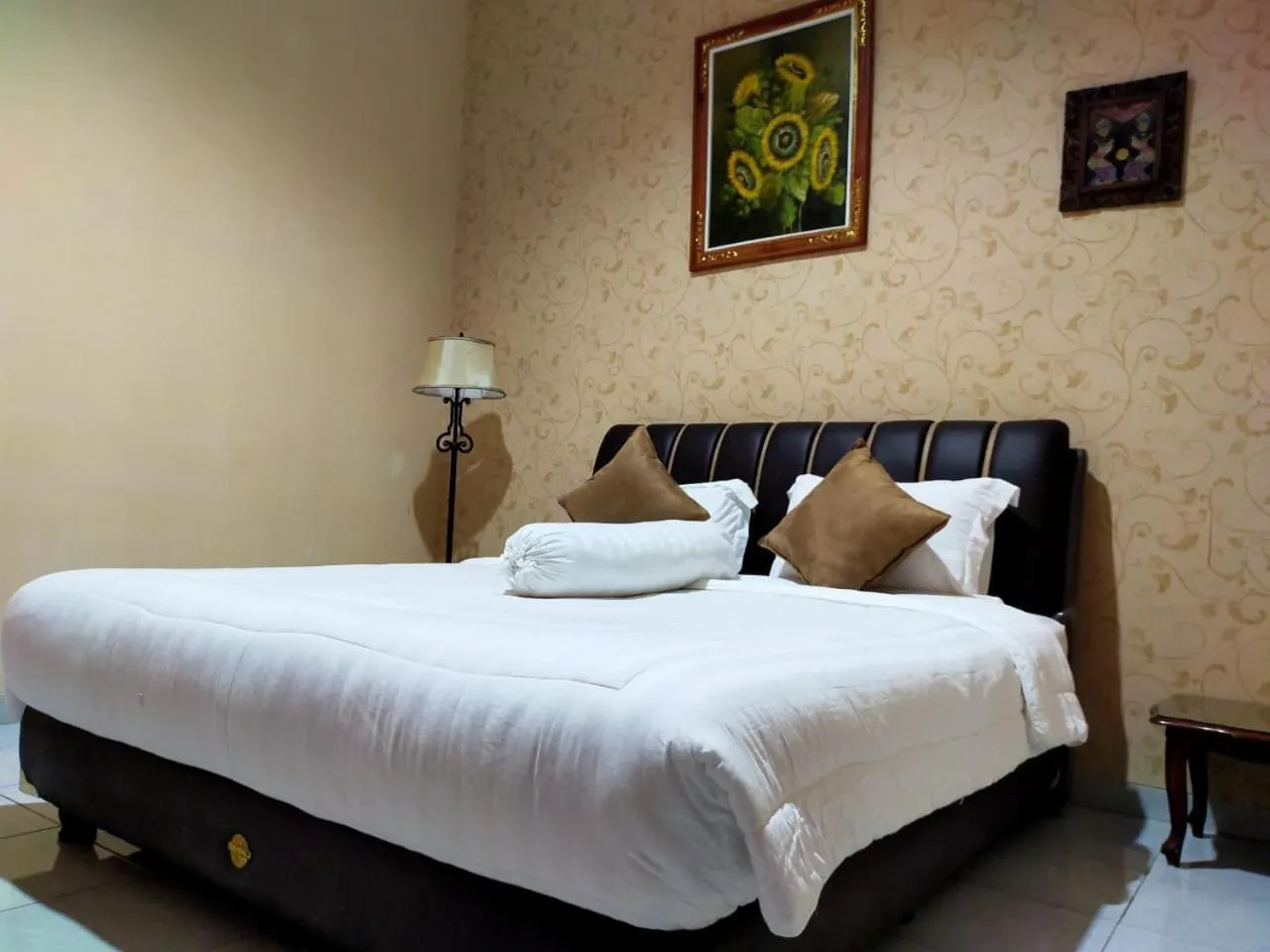 Bed in Grand Mutiara Hotel Puncak