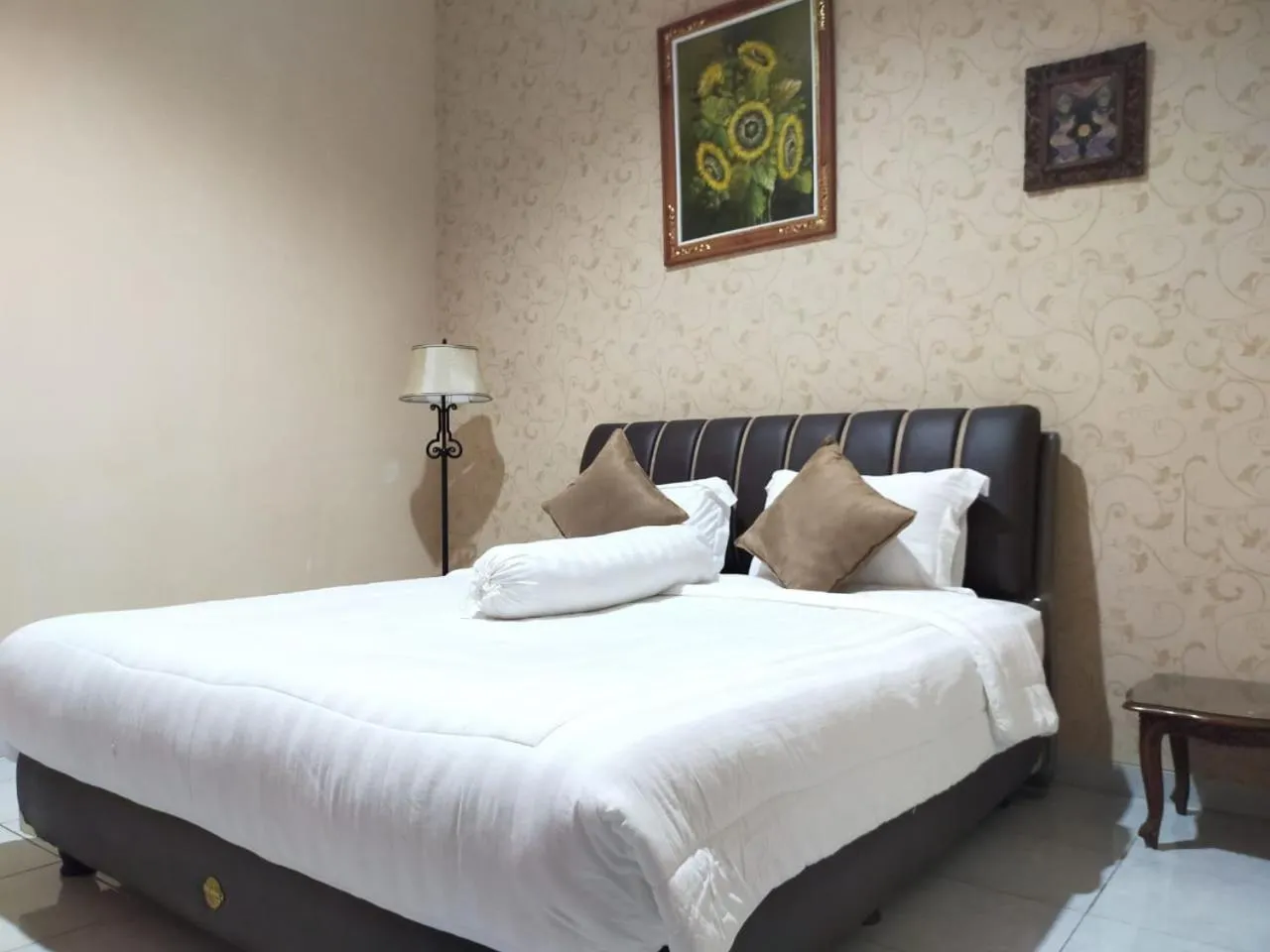 Bed in Grand Mutiara Hotel Puncak