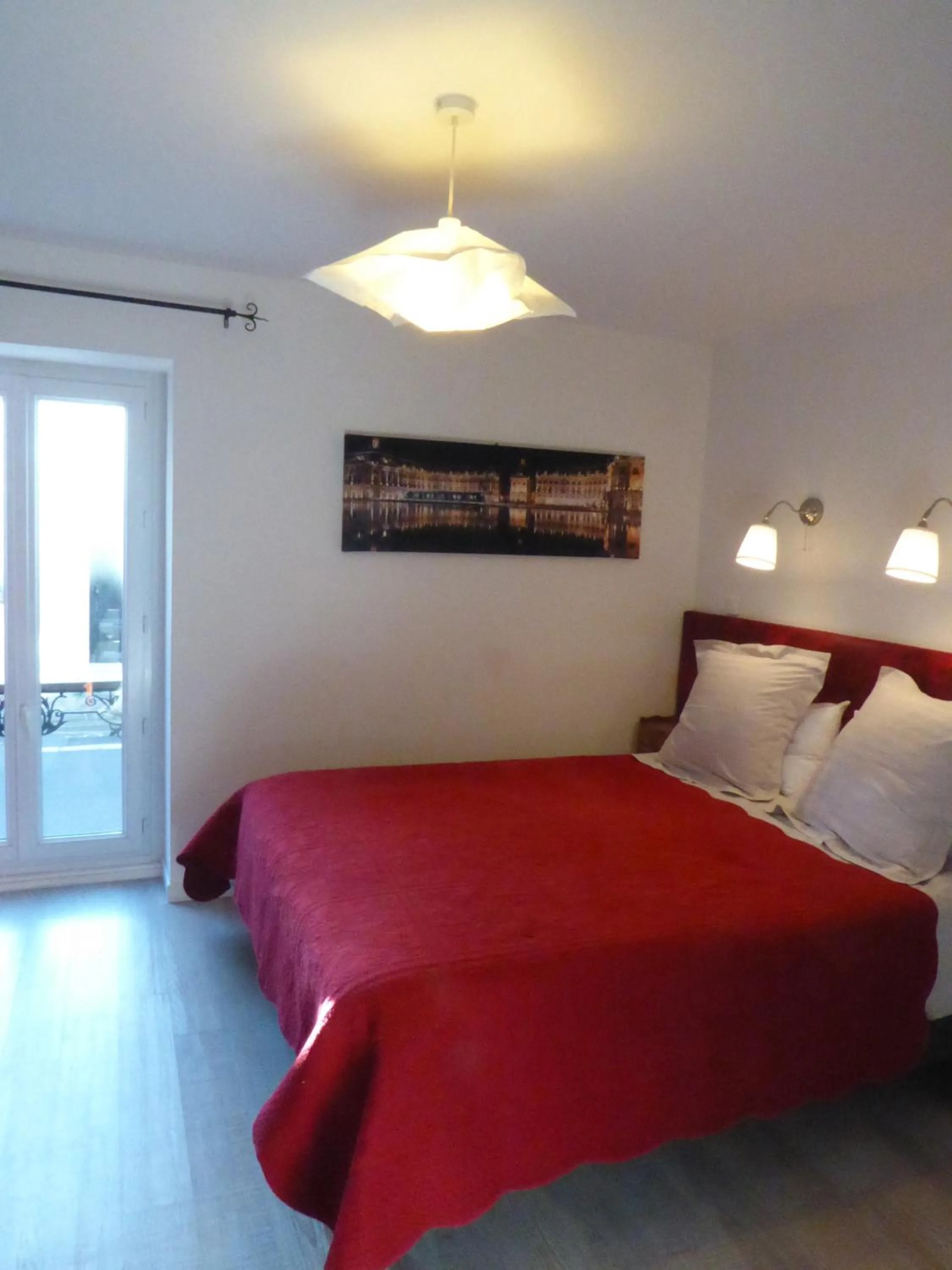 Photo of the whole room, Bed in La Maison Bastide