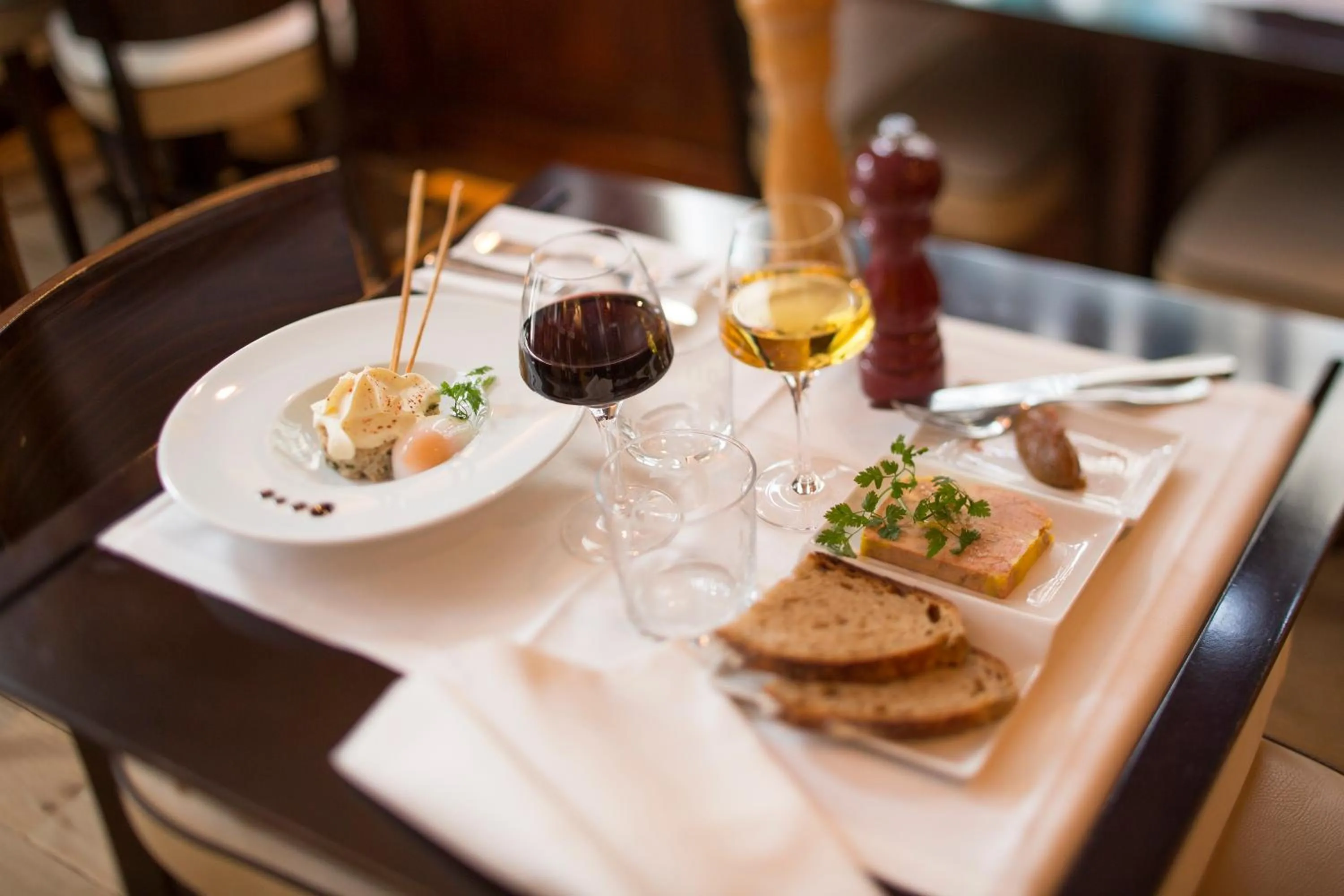 Food and drinks in Une Chambre Chez Dupont