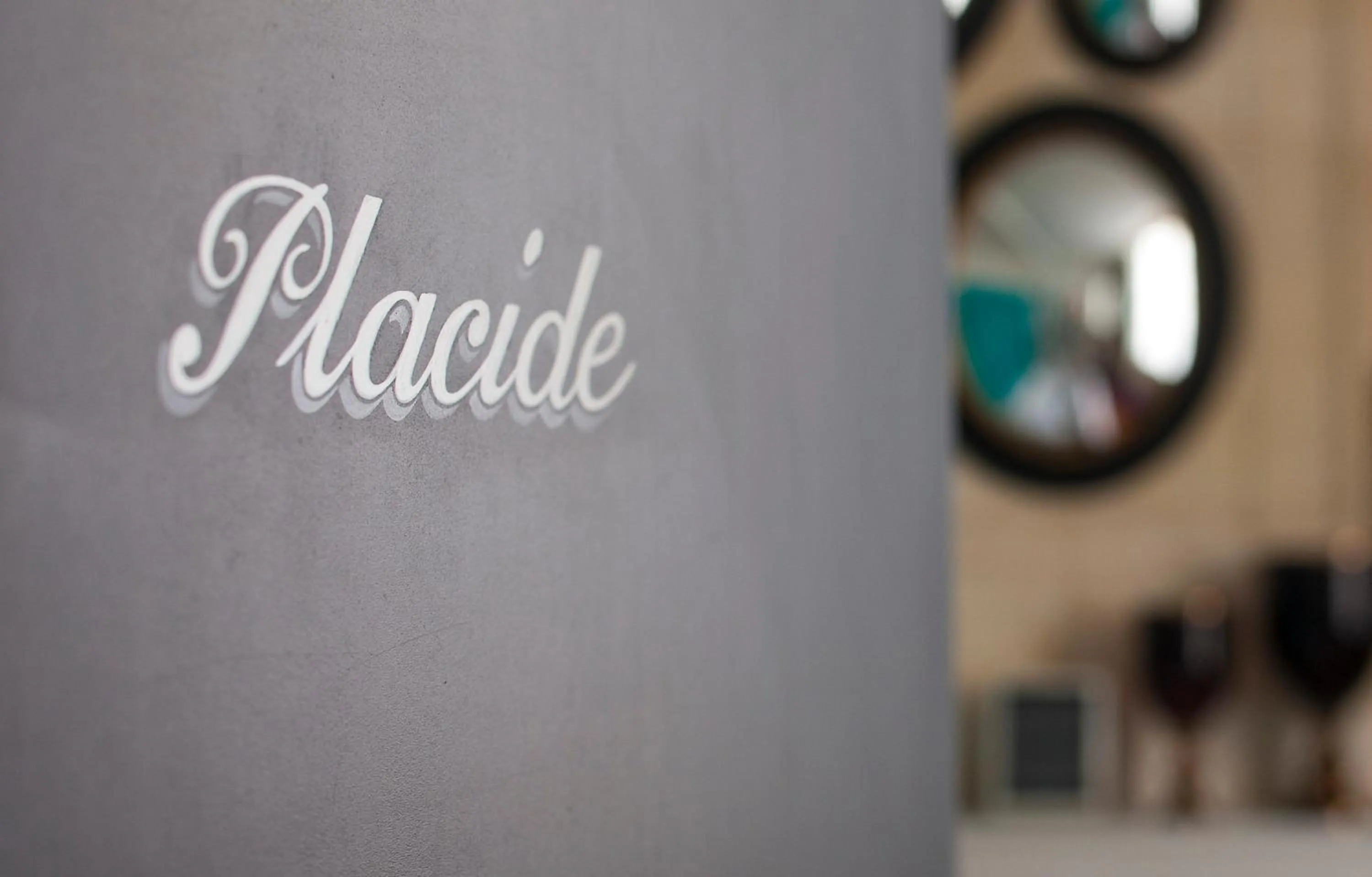 Other in Une Chambre Chez Dupont