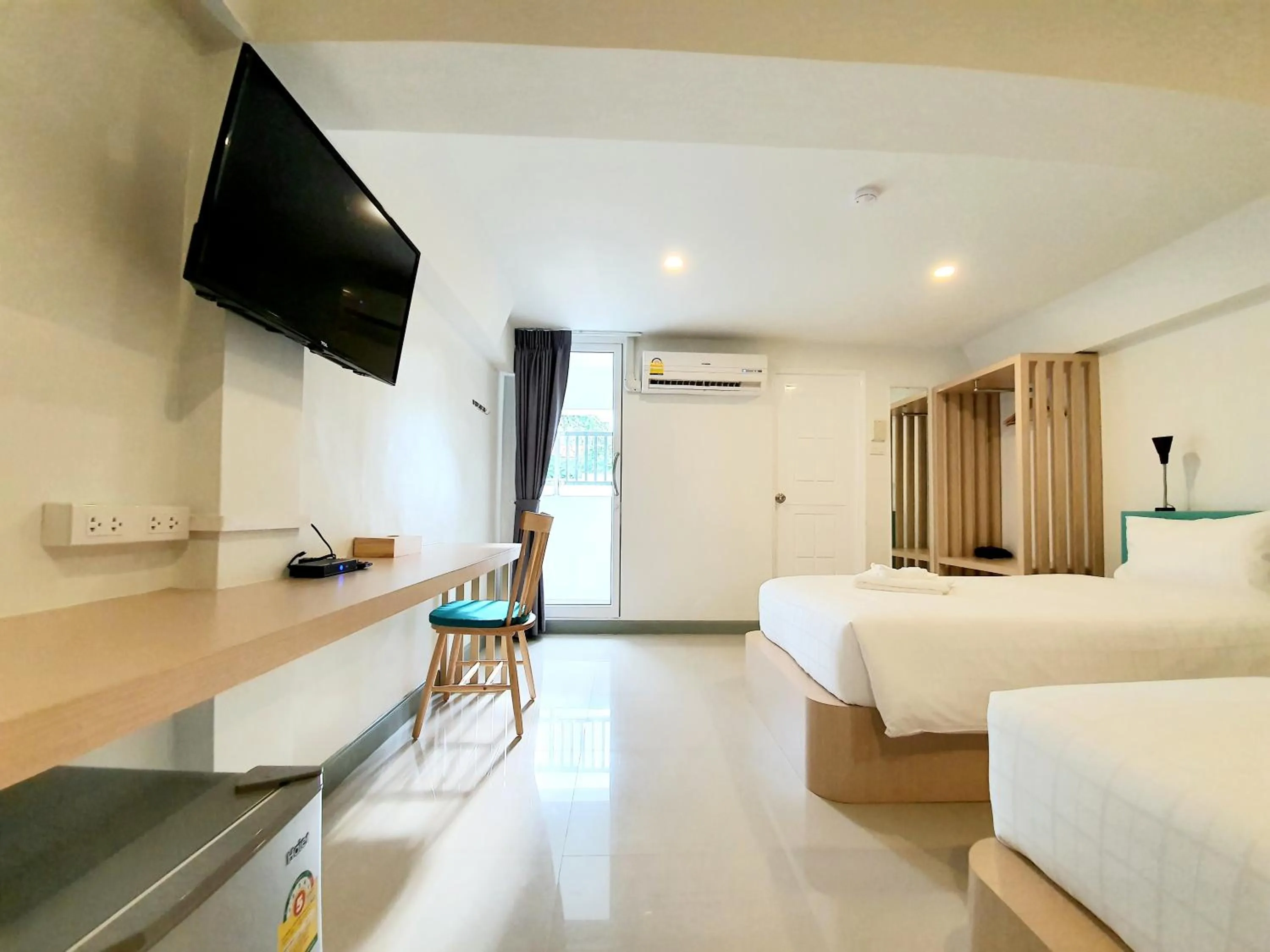 TV and multimedia, Bed in Tiny Krabi Hotel