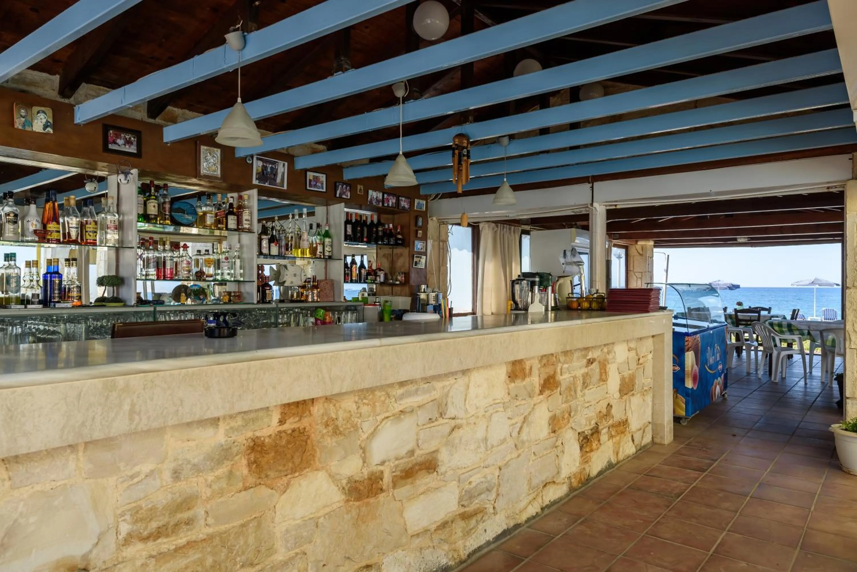 Lounge or bar in Kostakis Beach