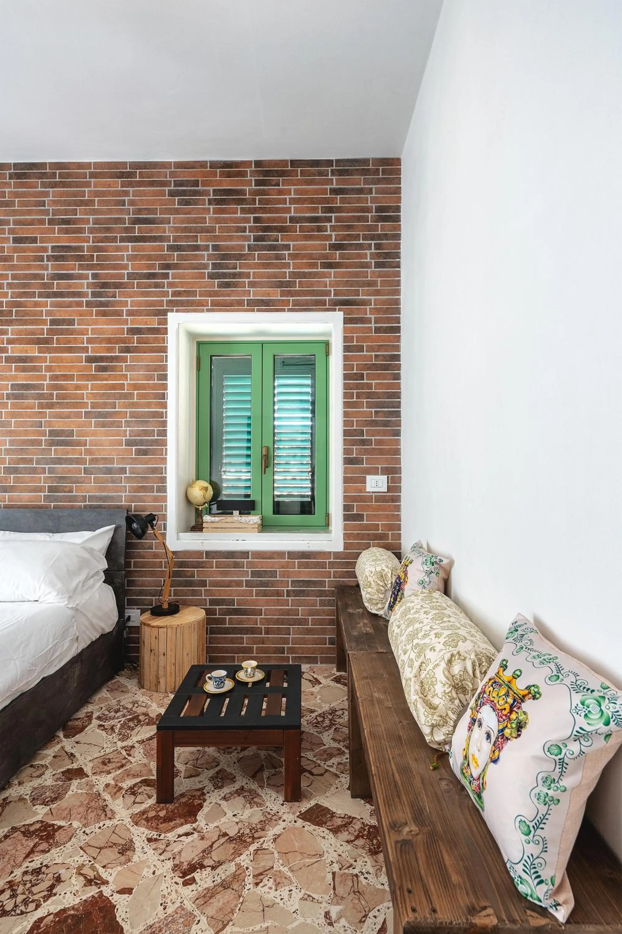 Bedroom, Bed in A Calata