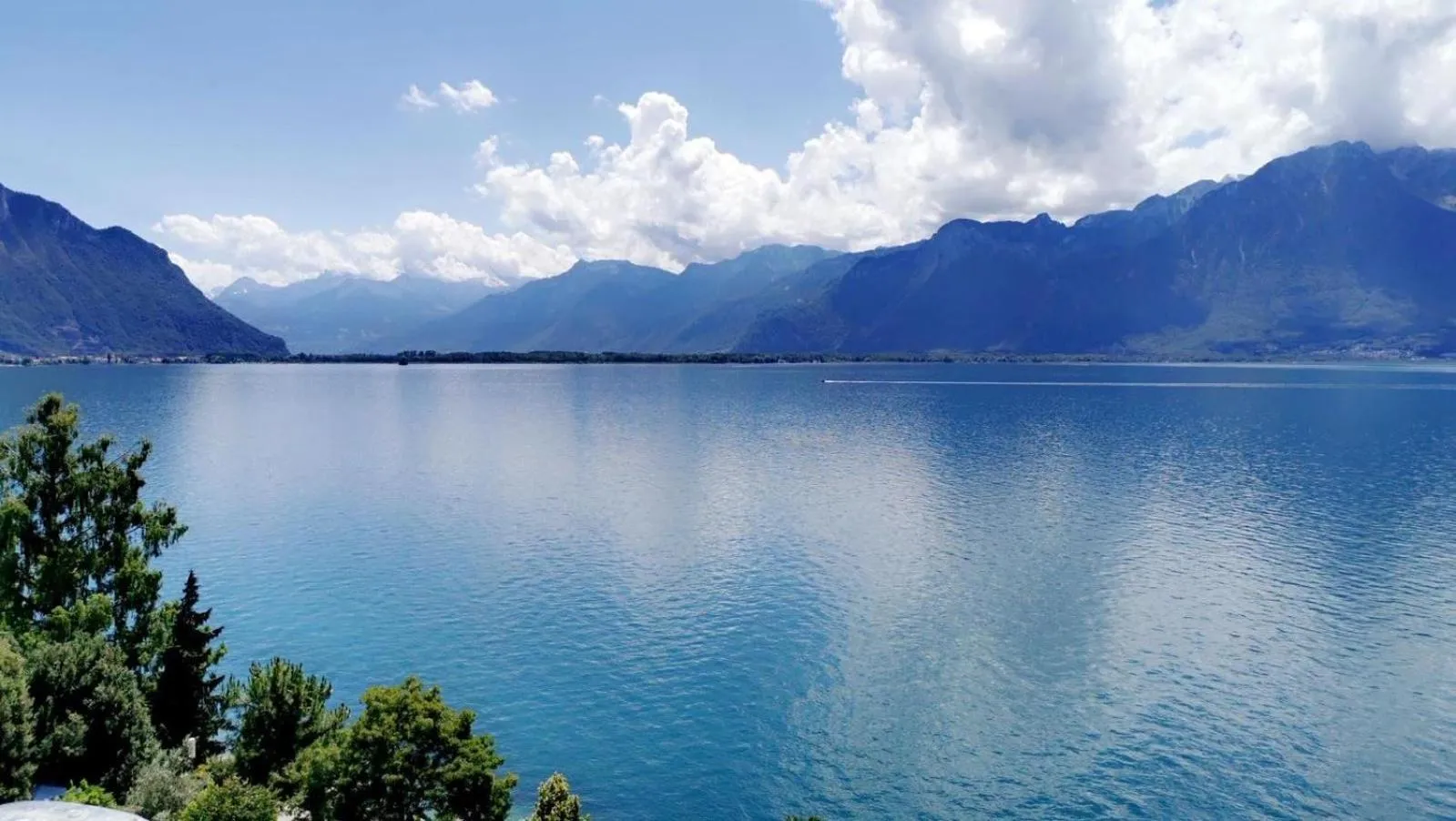 Lake view in Hotel Eden Palace au Lac