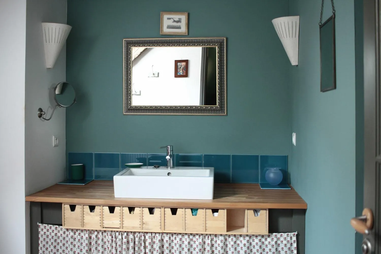 Bathroom in Le clos des artistes - Chambres d'hôtes