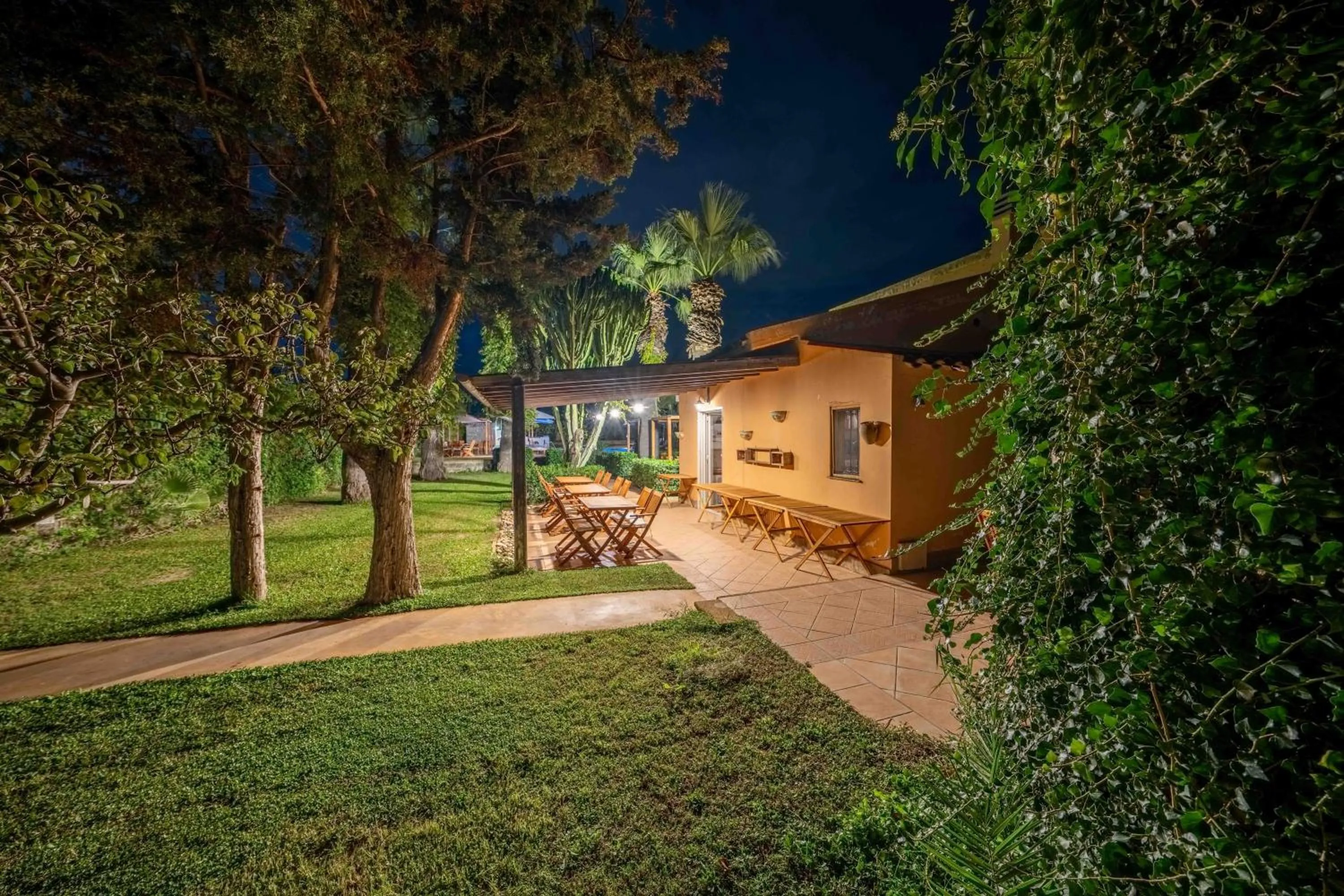 Night in Villa Carlotta Resort