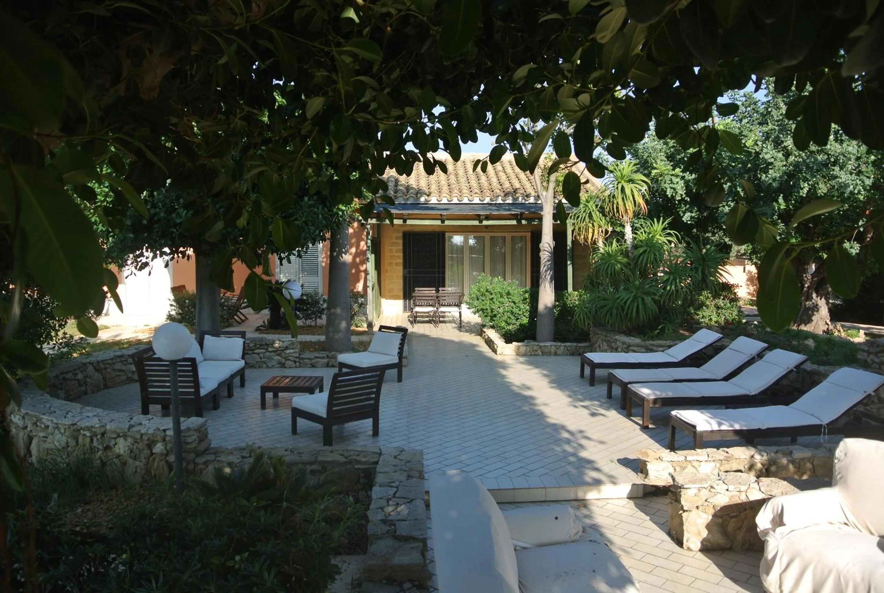 Solarium in Villa Carlotta Resort