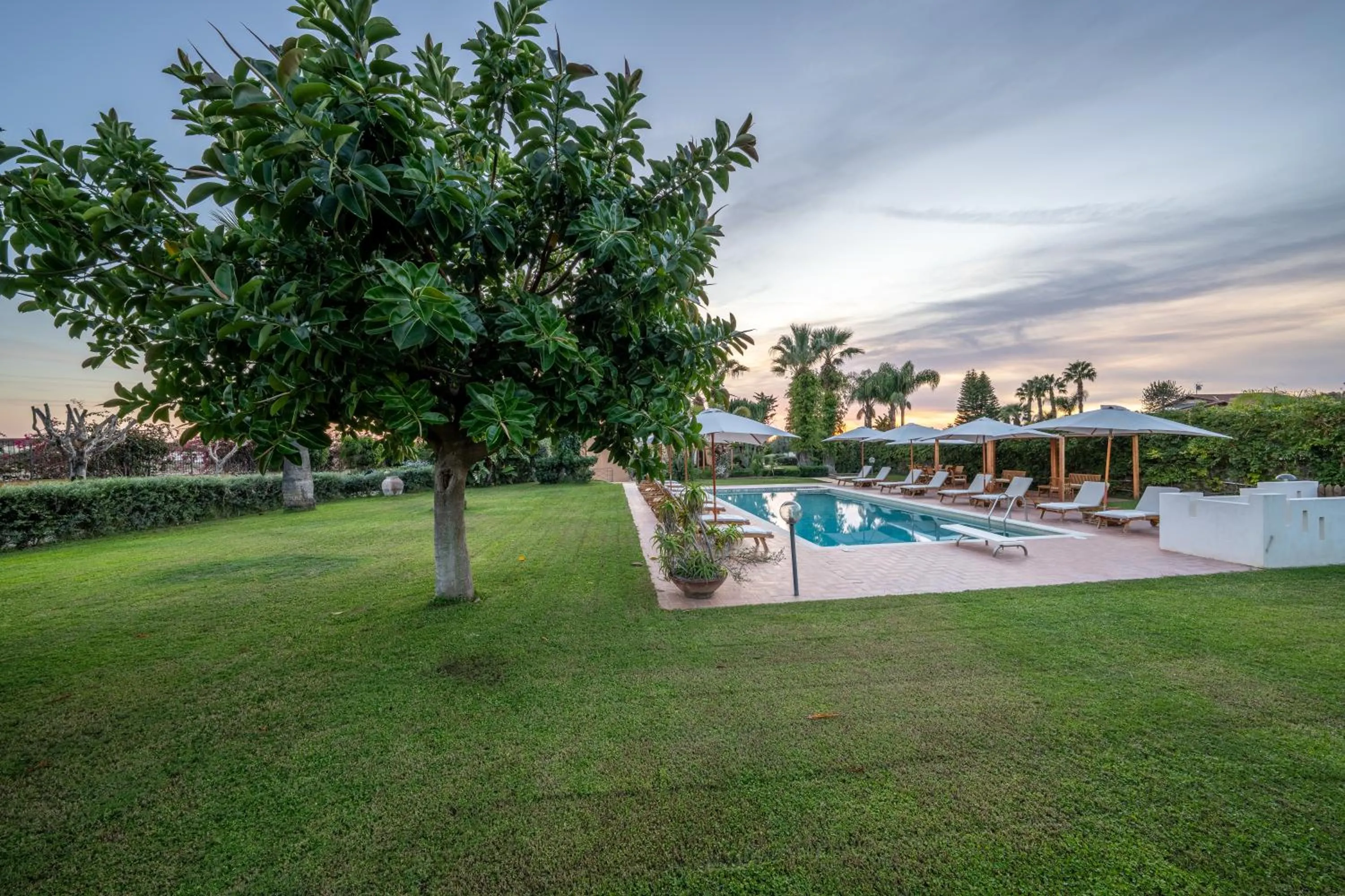 Day in Villa Carlotta Resort