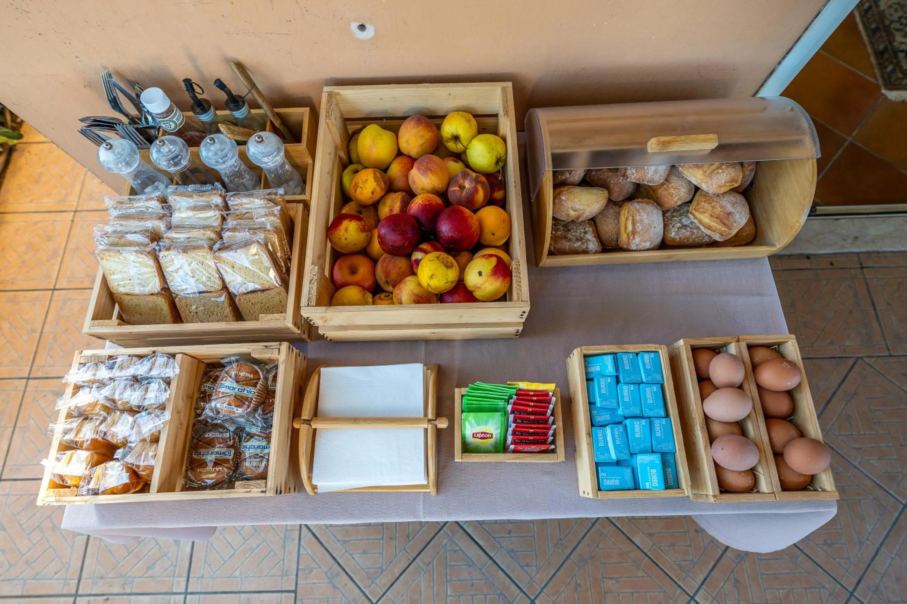 Buffet breakfast in Villa Carlotta Resort