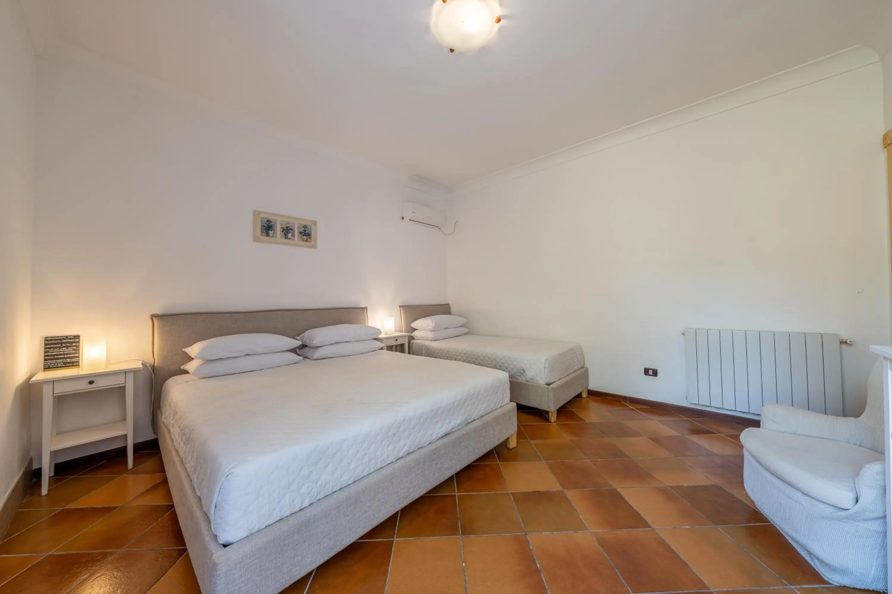 Photo of the whole room, Bed in Villa Carlotta Resort