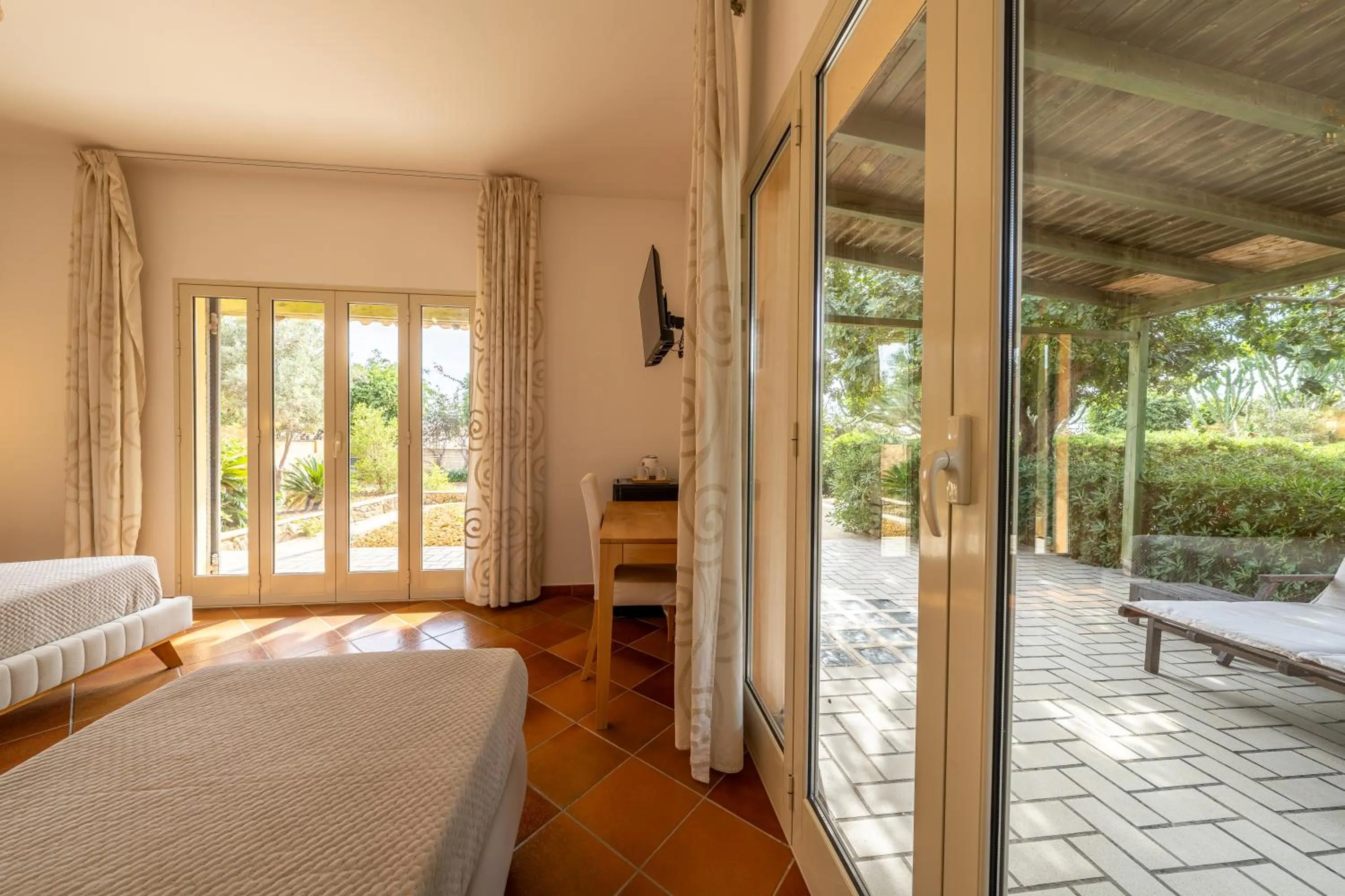 Photo of the whole room, Bed in Villa Carlotta Resort