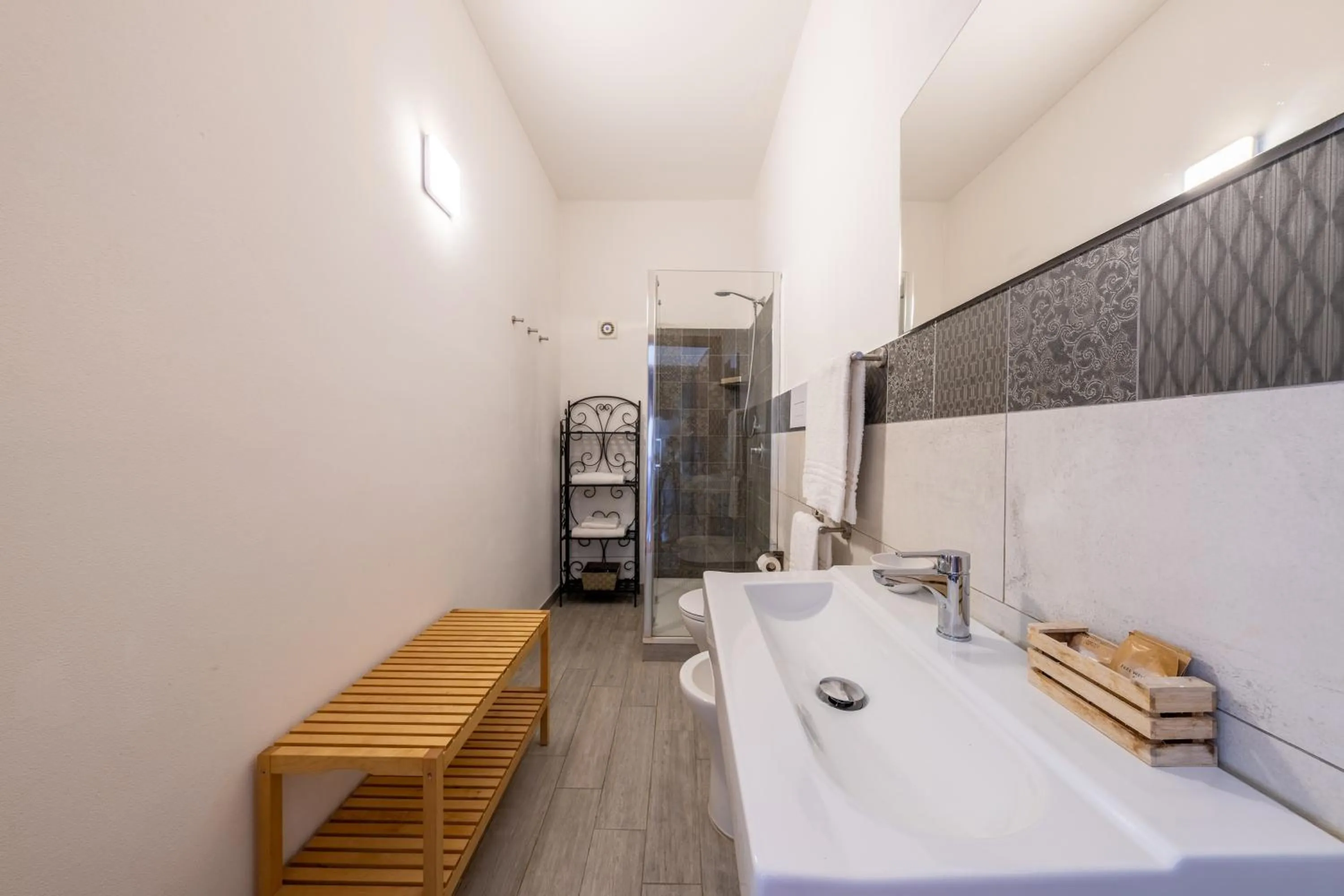 Bathroom in Villa Carlotta Resort