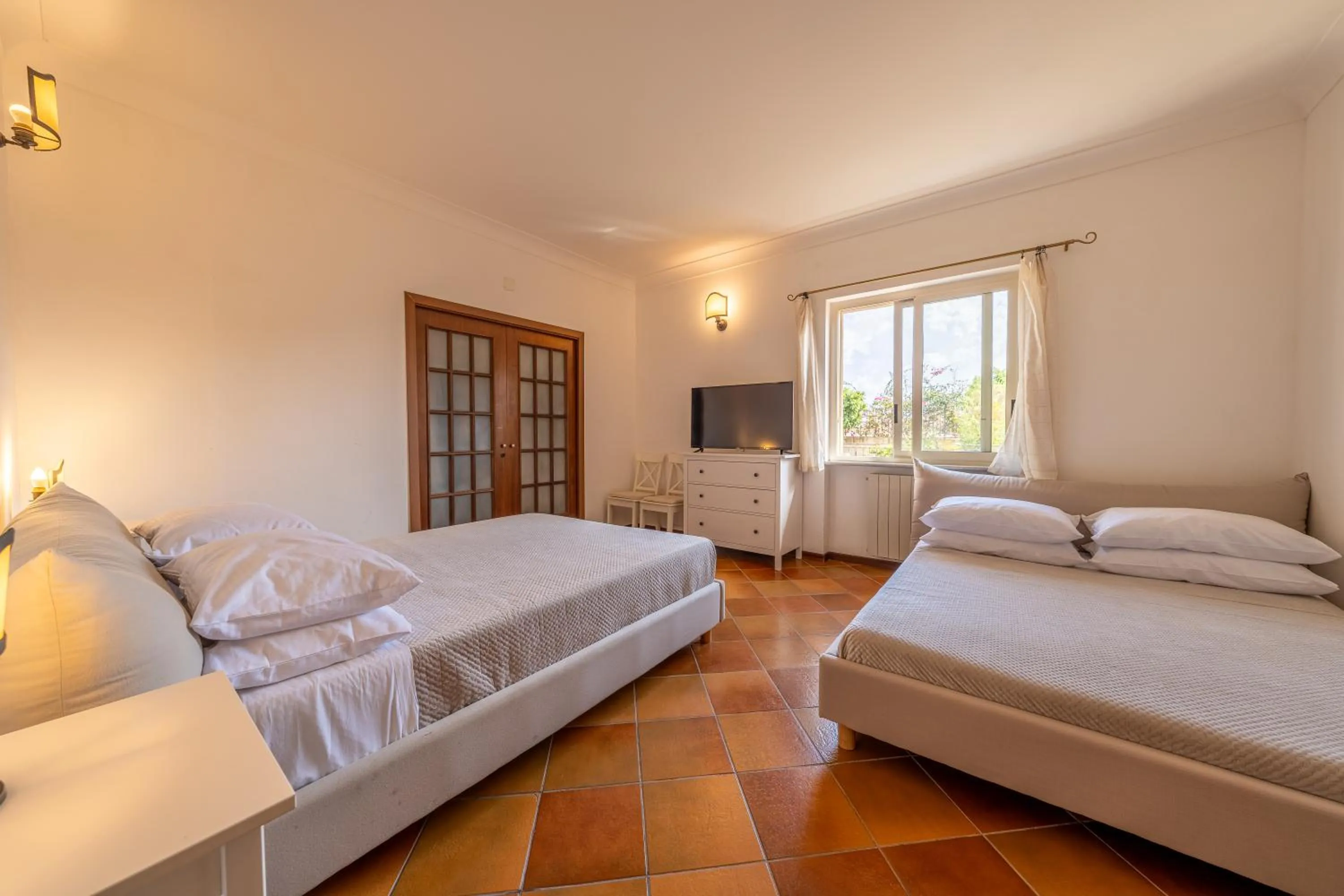 Photo of the whole room, Bed in Villa Carlotta Resort