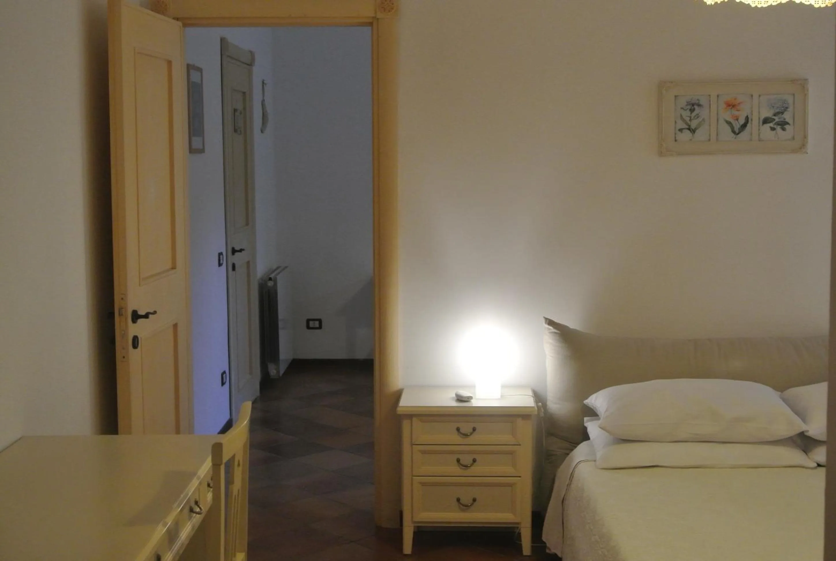 Bedroom, Bed in Villa Carlotta Resort