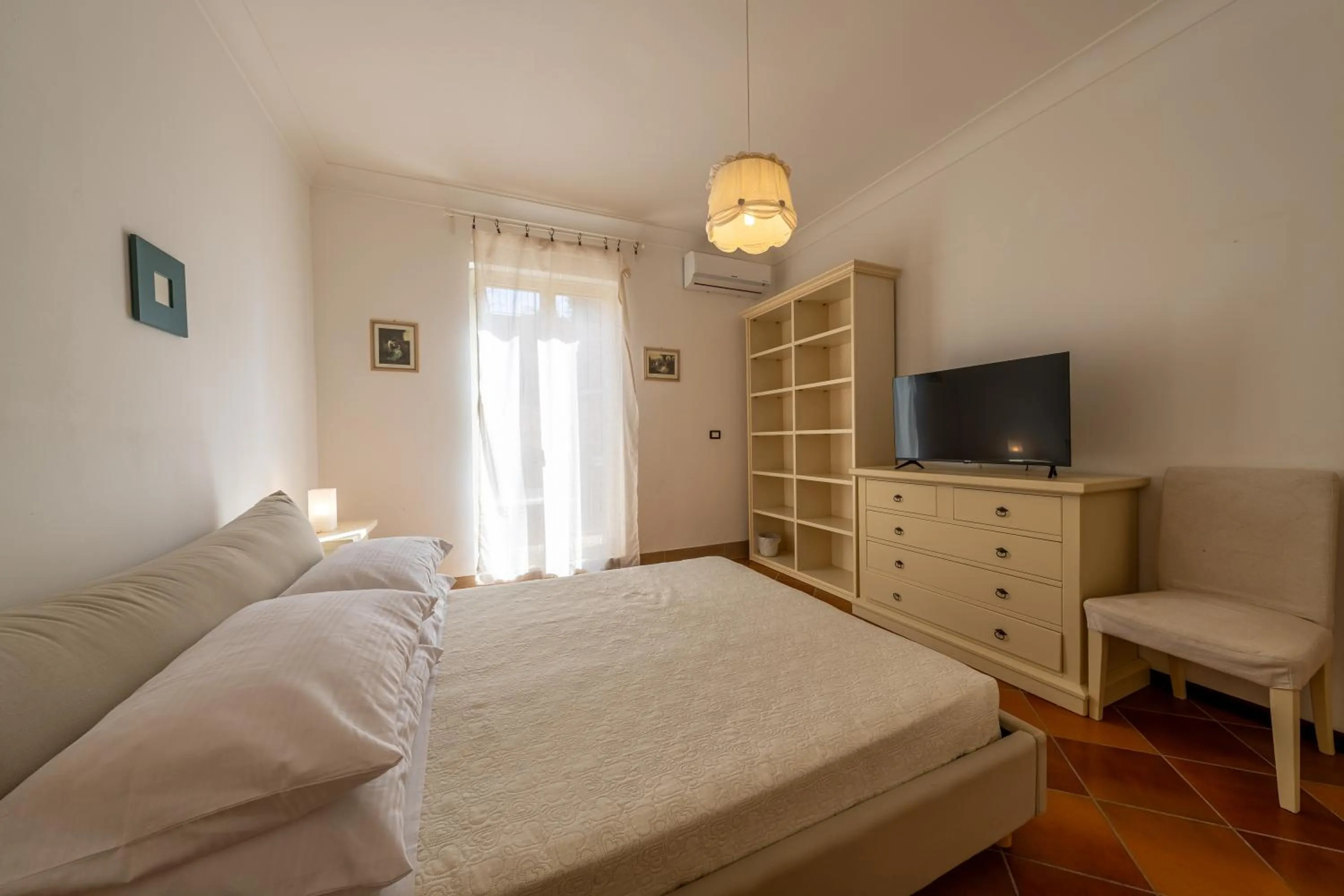 Photo of the whole room, Bed in Villa Carlotta Resort