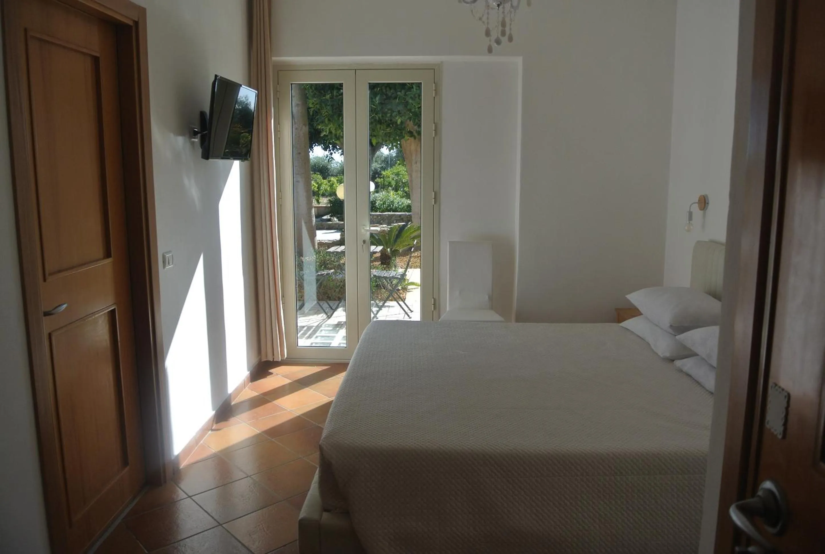 Bedroom, Bed in Villa Carlotta Resort