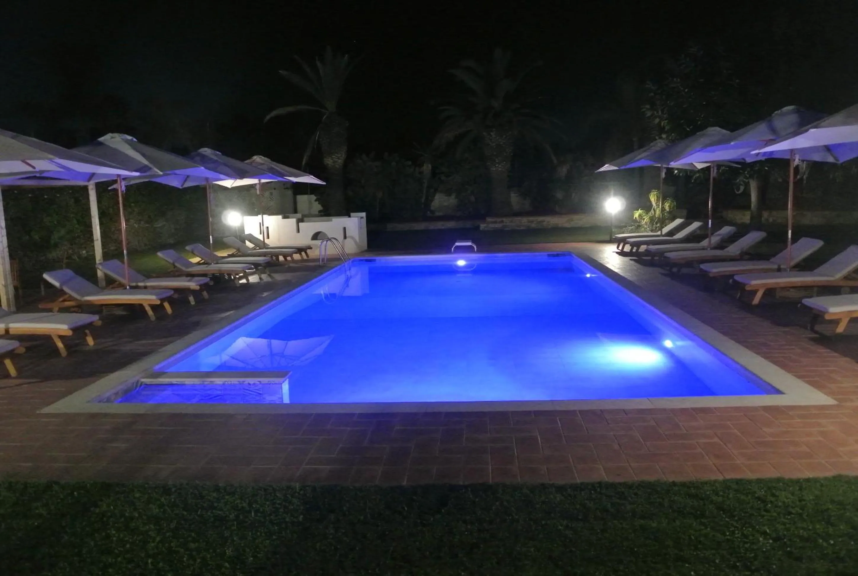 Night in Villa Carlotta Resort