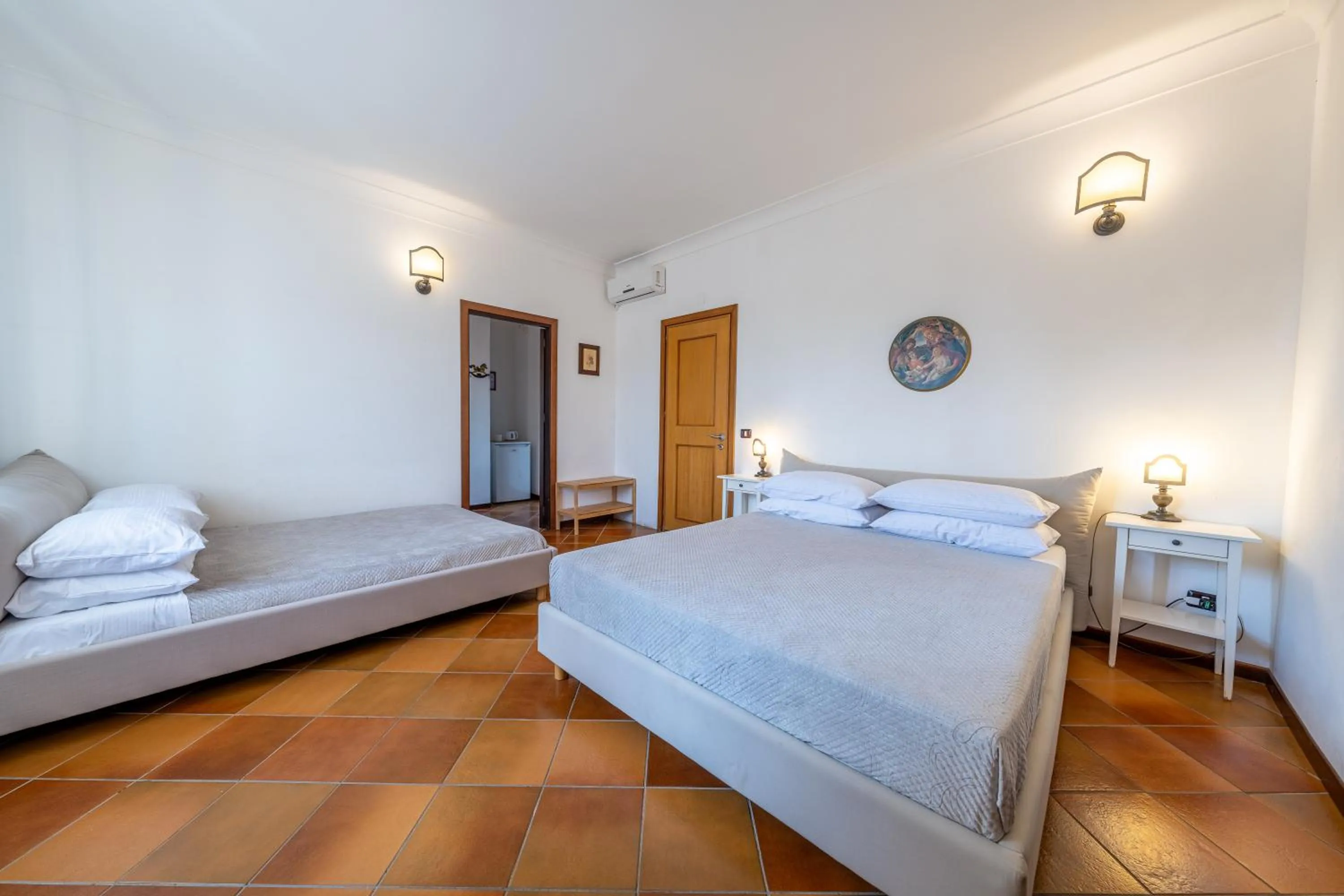 Photo of the whole room, Bed in Villa Carlotta Resort
