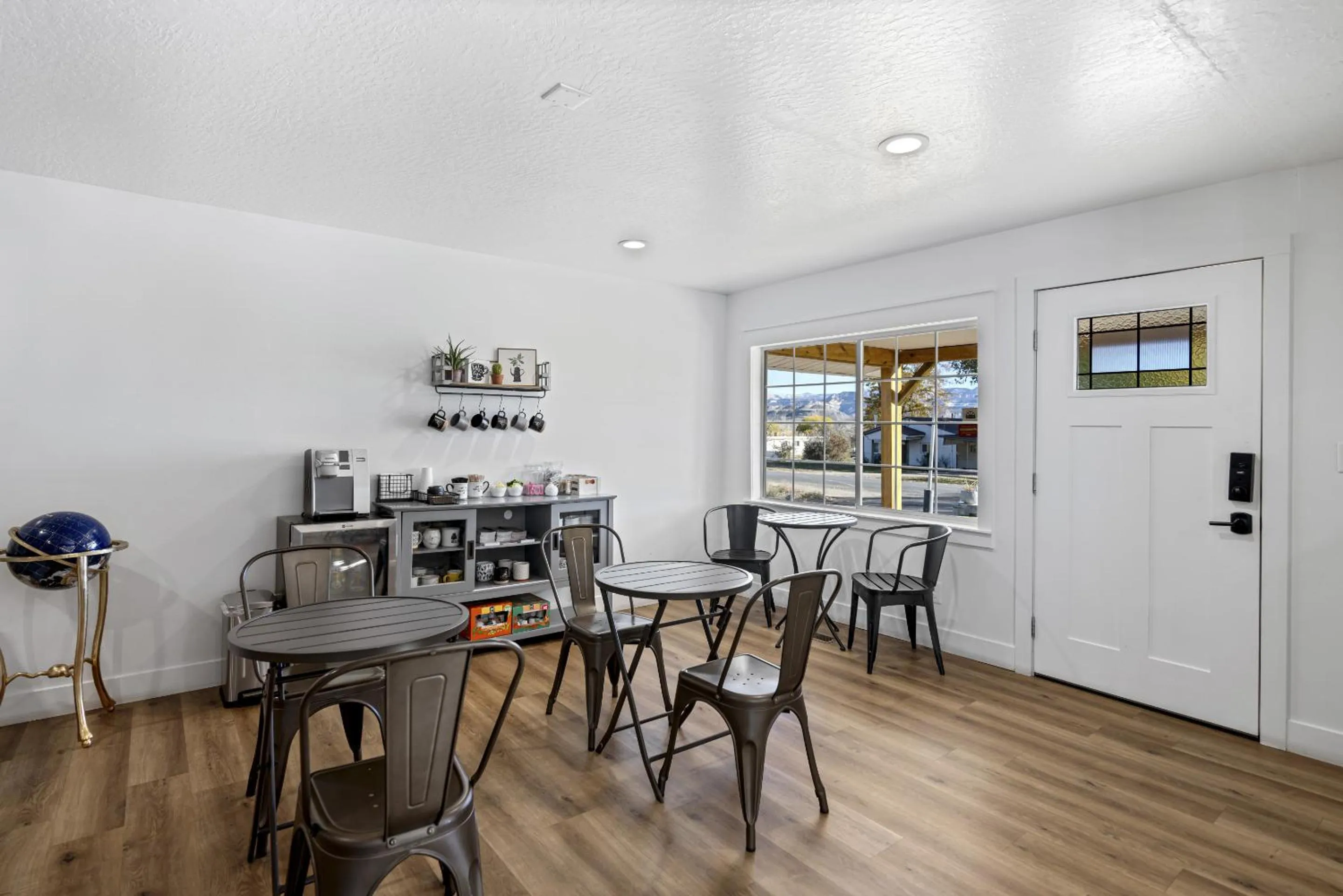 Lobby or reception in Happy Trails Bed and Breakfast