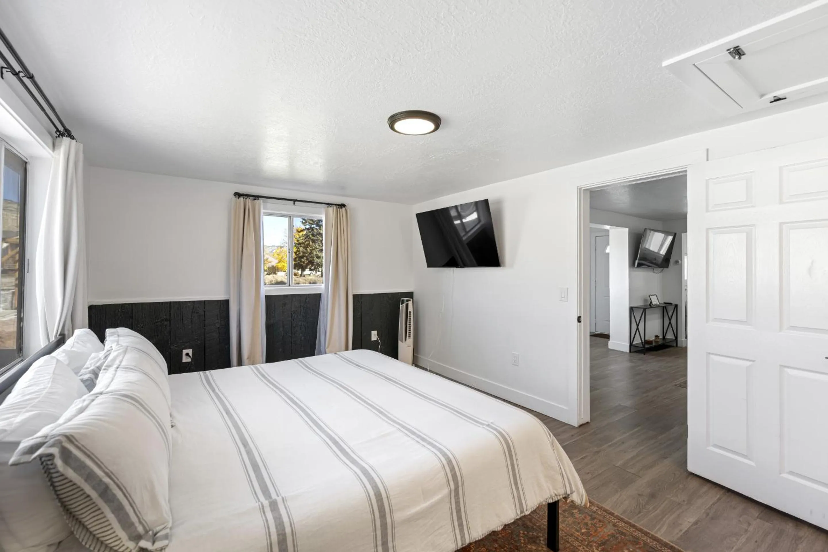 Bedroom, Bed in Happy Trails Bed and Breakfast