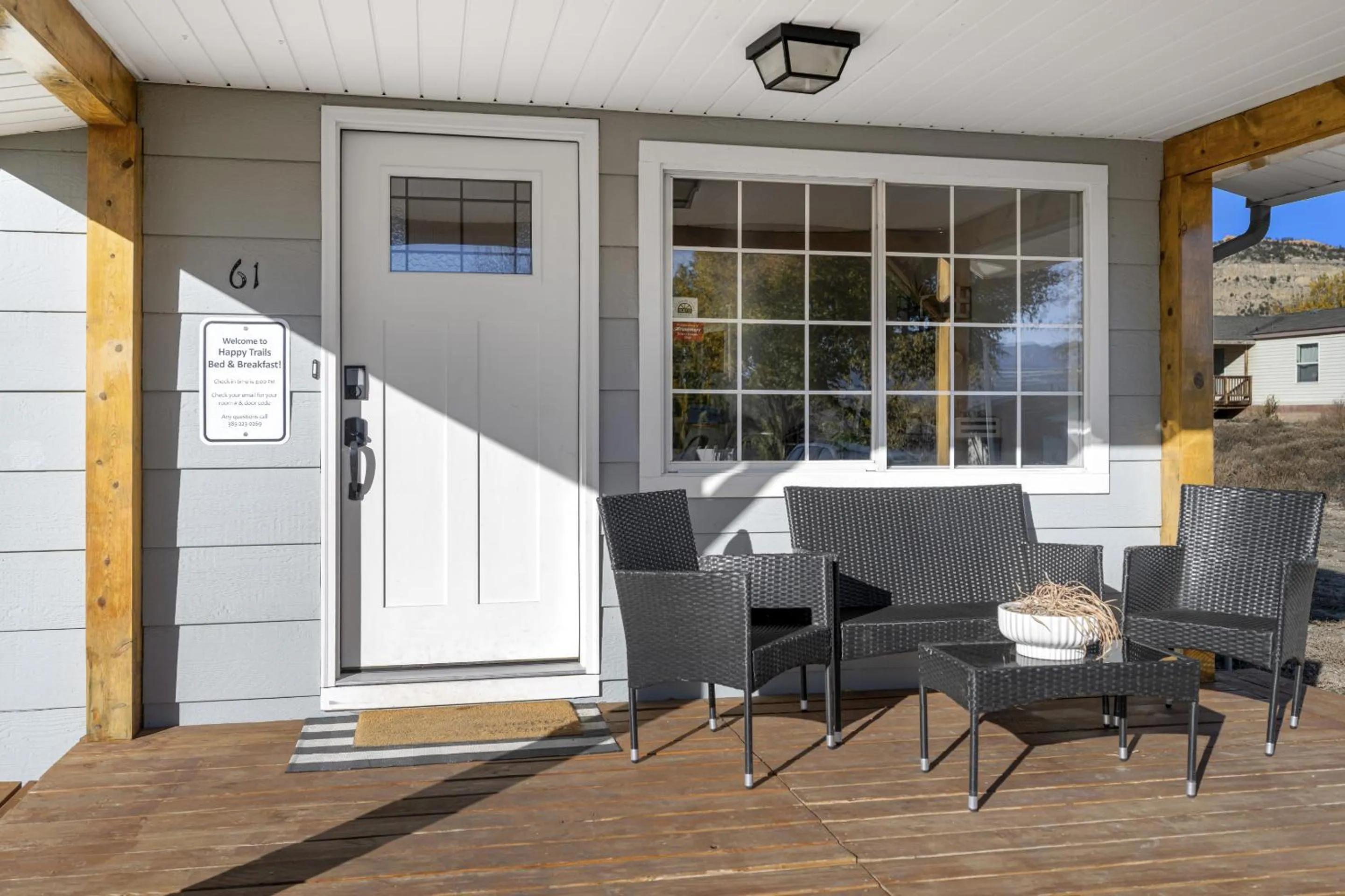 Lobby or reception in Happy Trails Bed and Breakfast