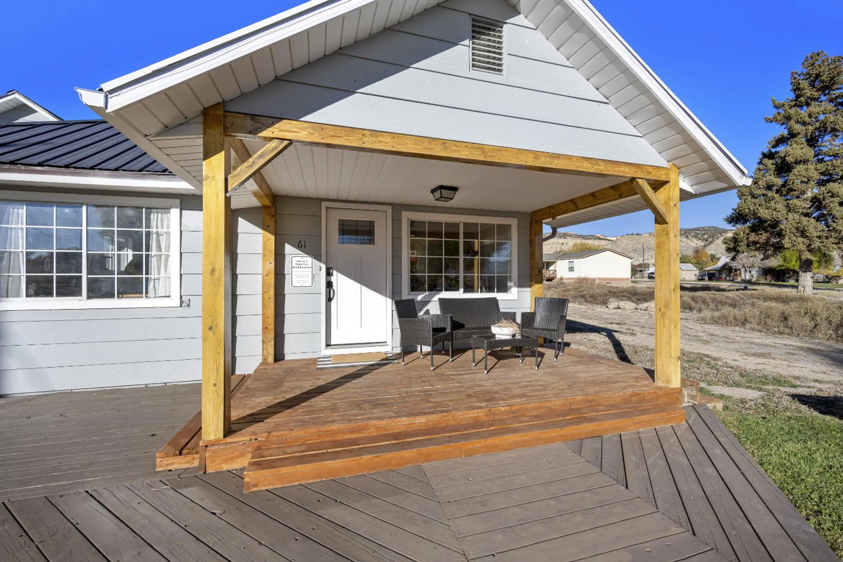 Property building in Happy Trails Bed and Breakfast