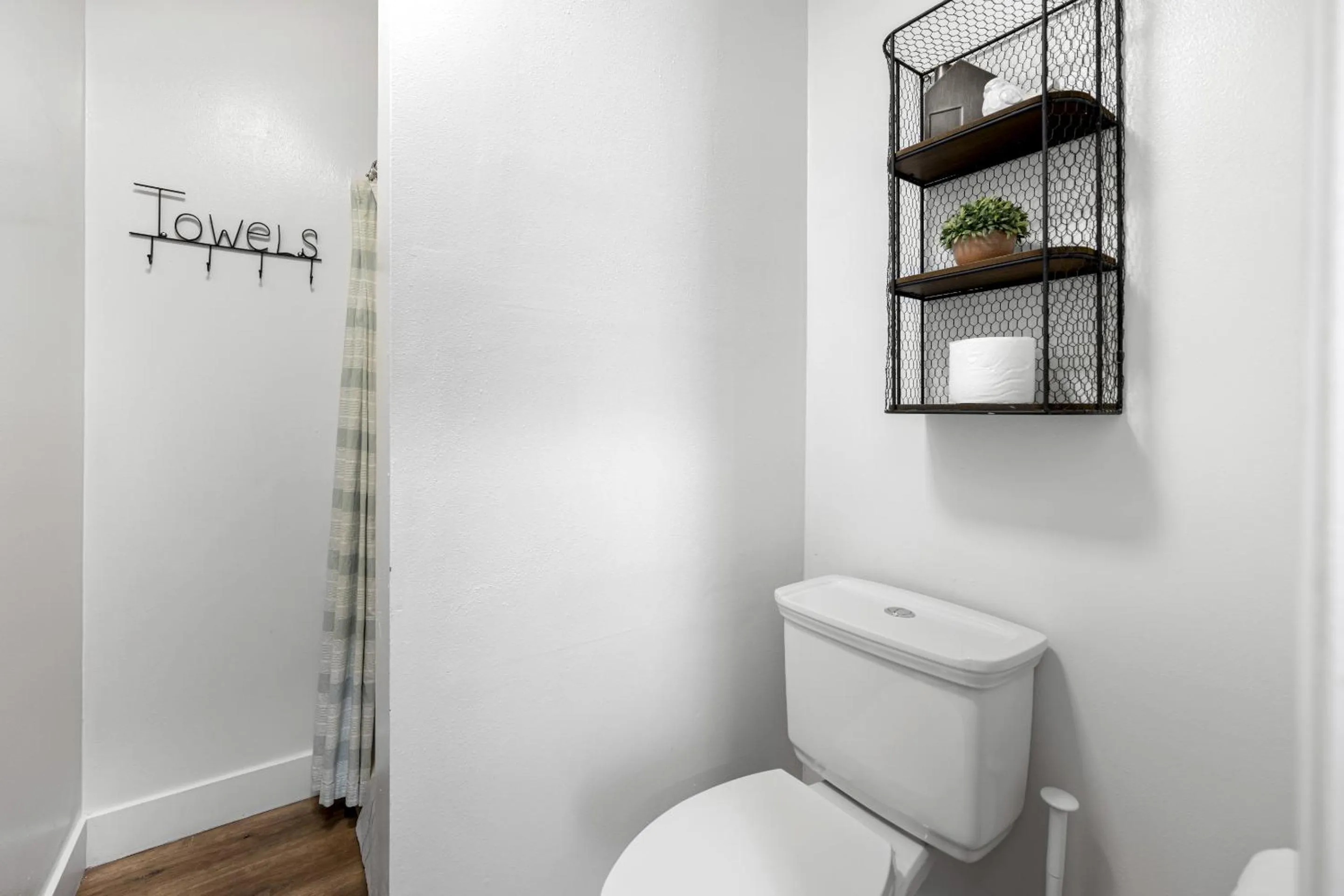 Bathroom in Happy Trails Bed and Breakfast