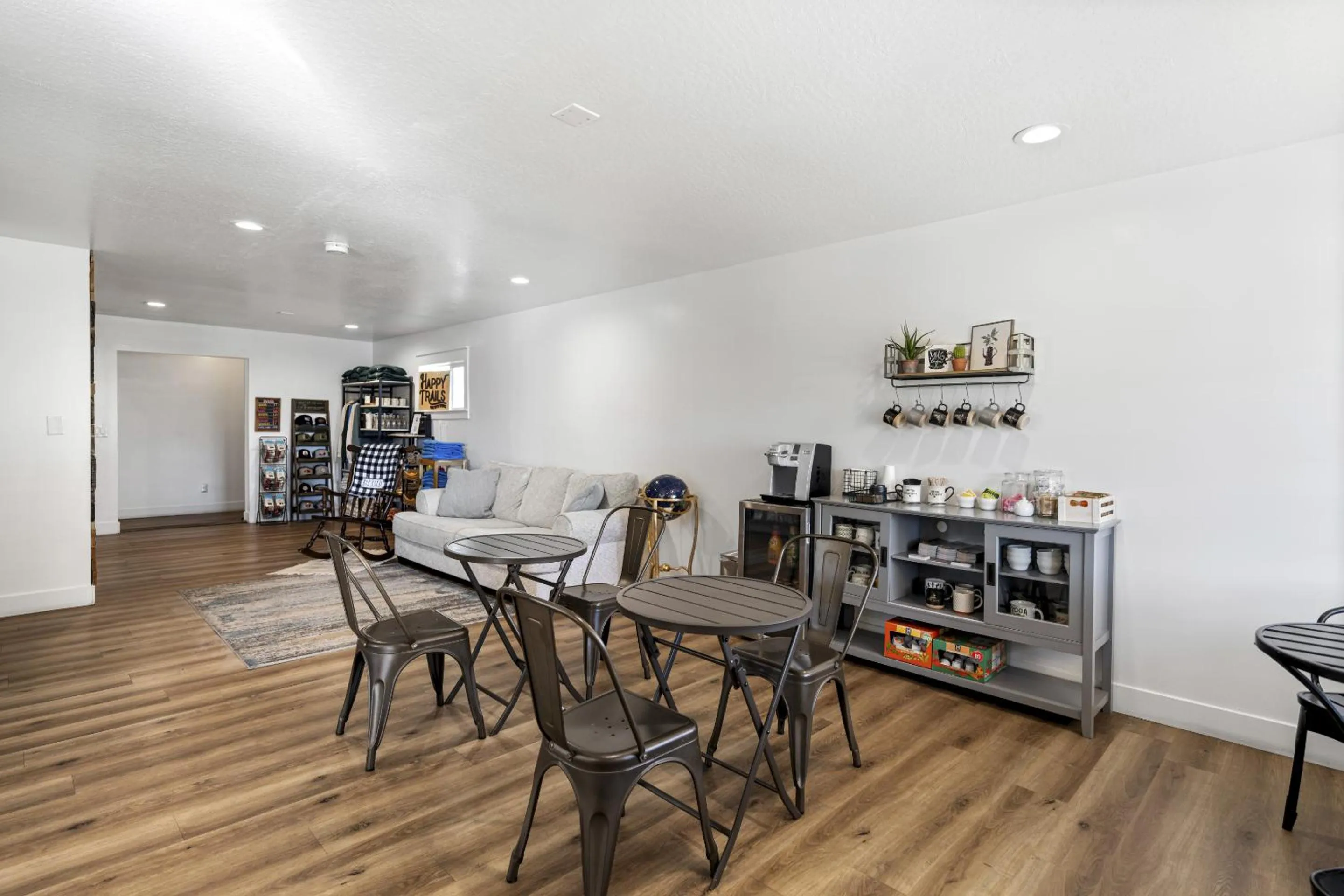 Living room in Happy Trails Bed and Breakfast