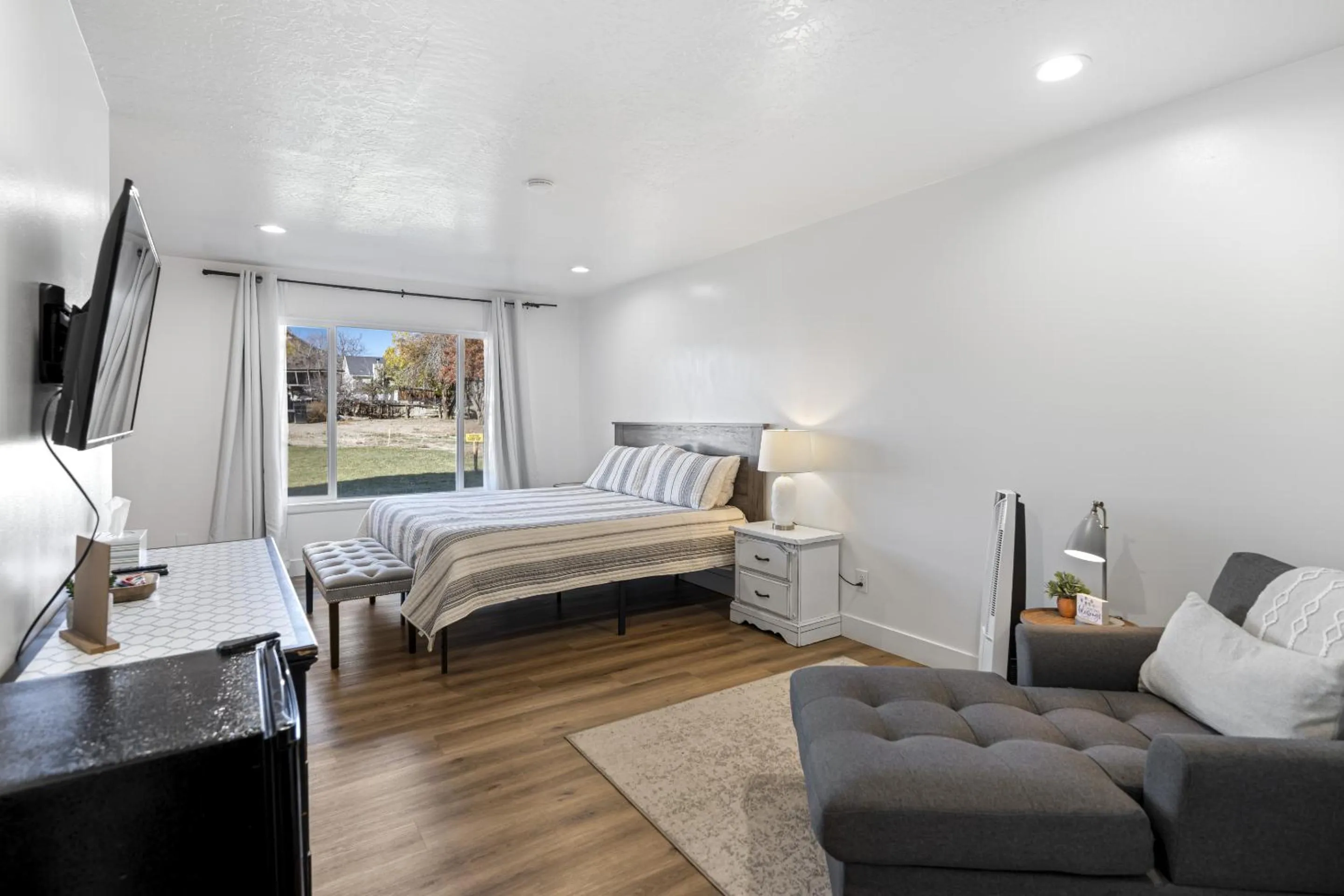 Bedroom, Bed in Happy Trails Bed and Breakfast