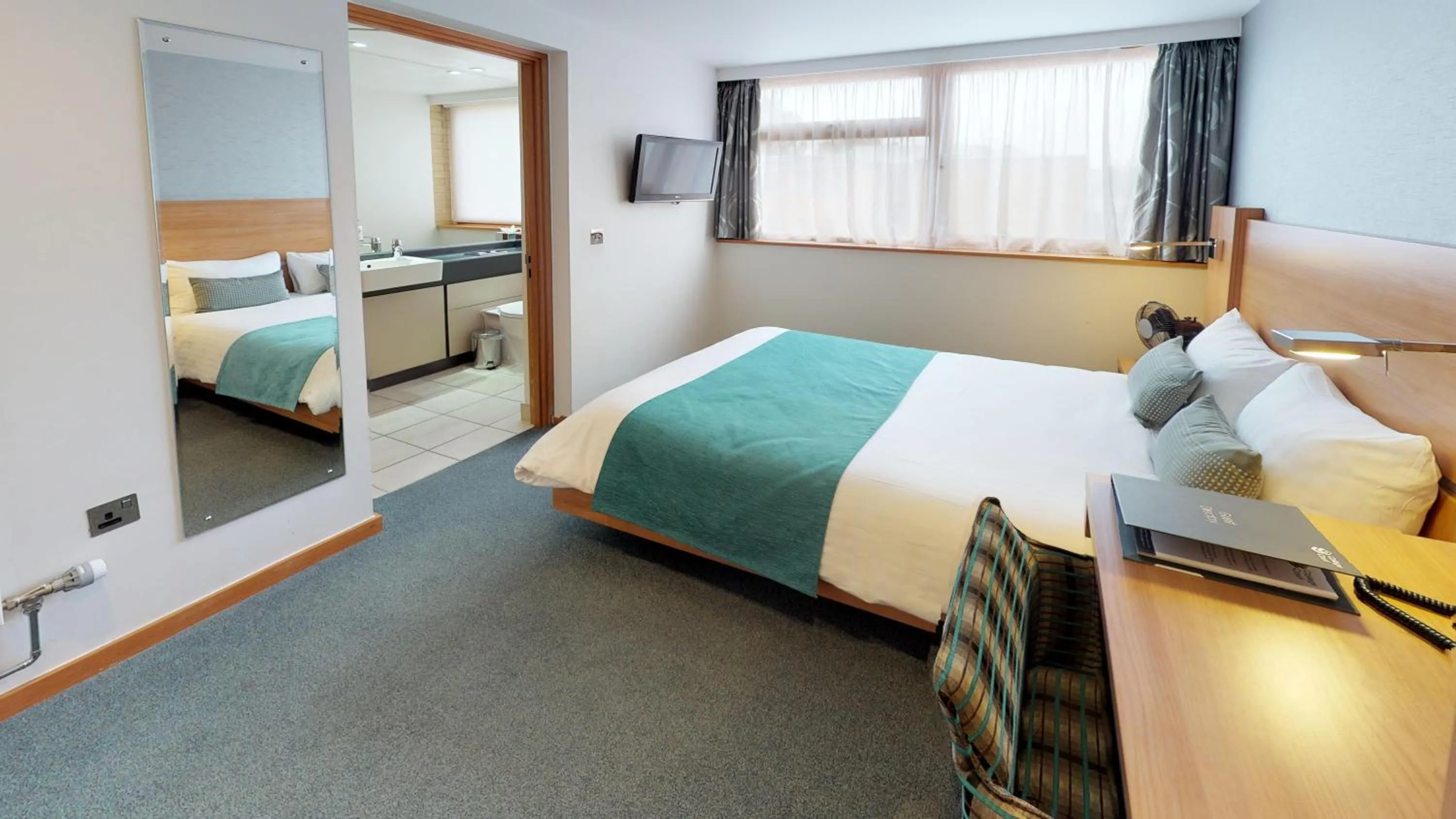 Bed in College Court Hotel