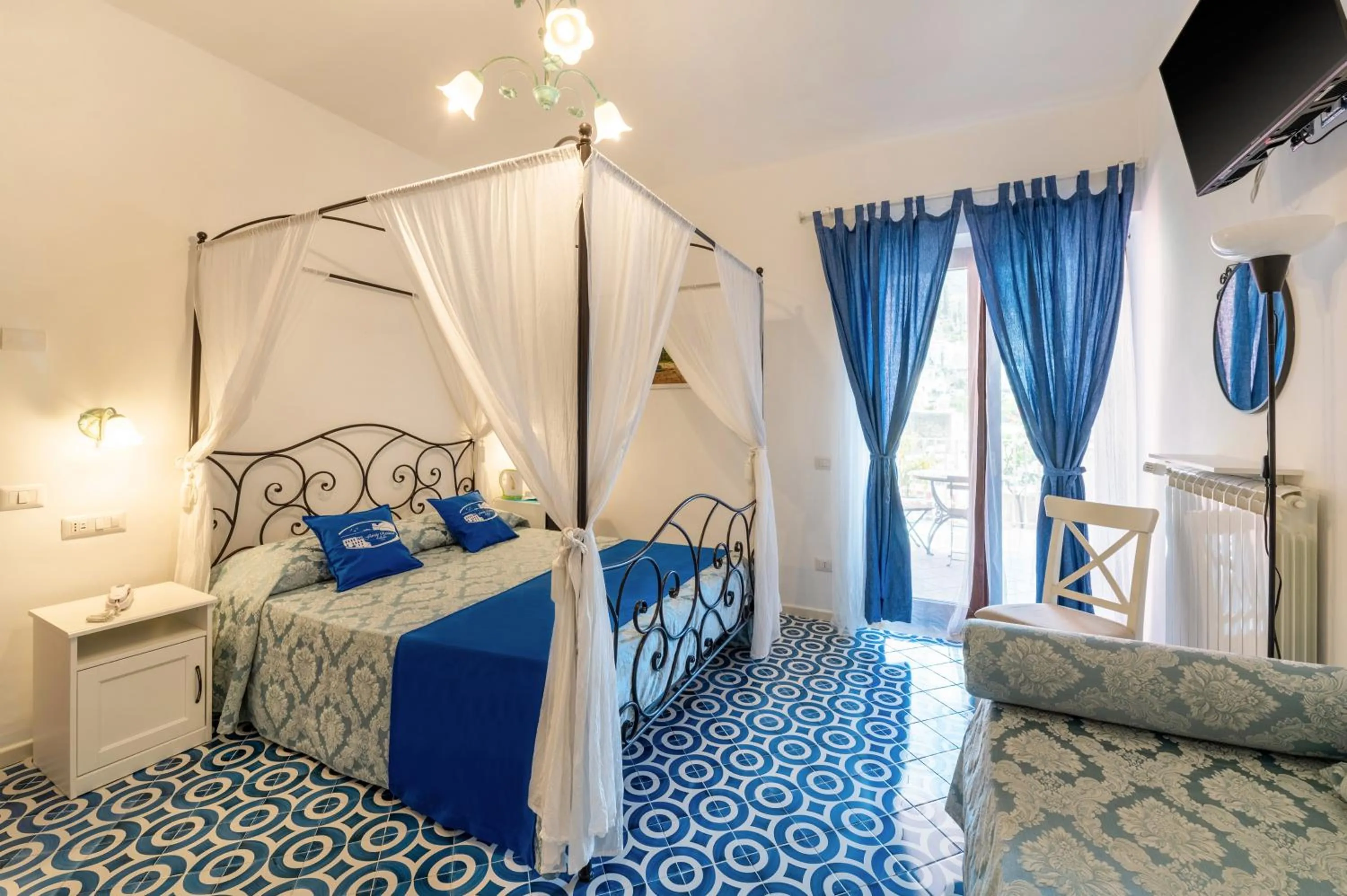 Bed in Florida Residence