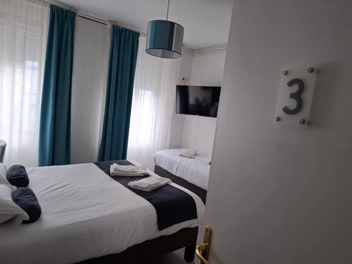 Bed in Le Crist'Al, hôtel climatisé, front de mer, proche du centre ville, et solution de restauration