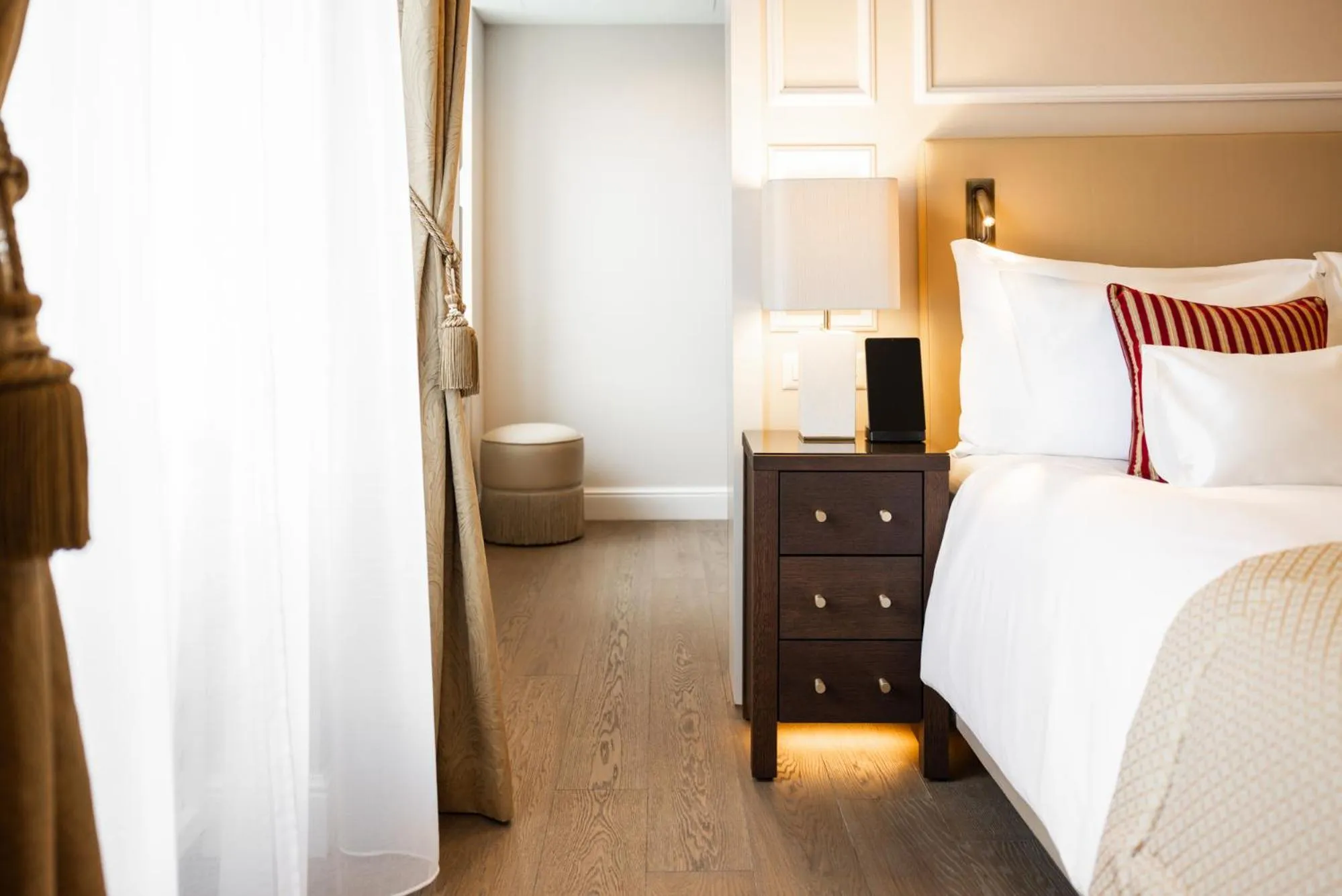 Bed in Grand Hotel National Luzern