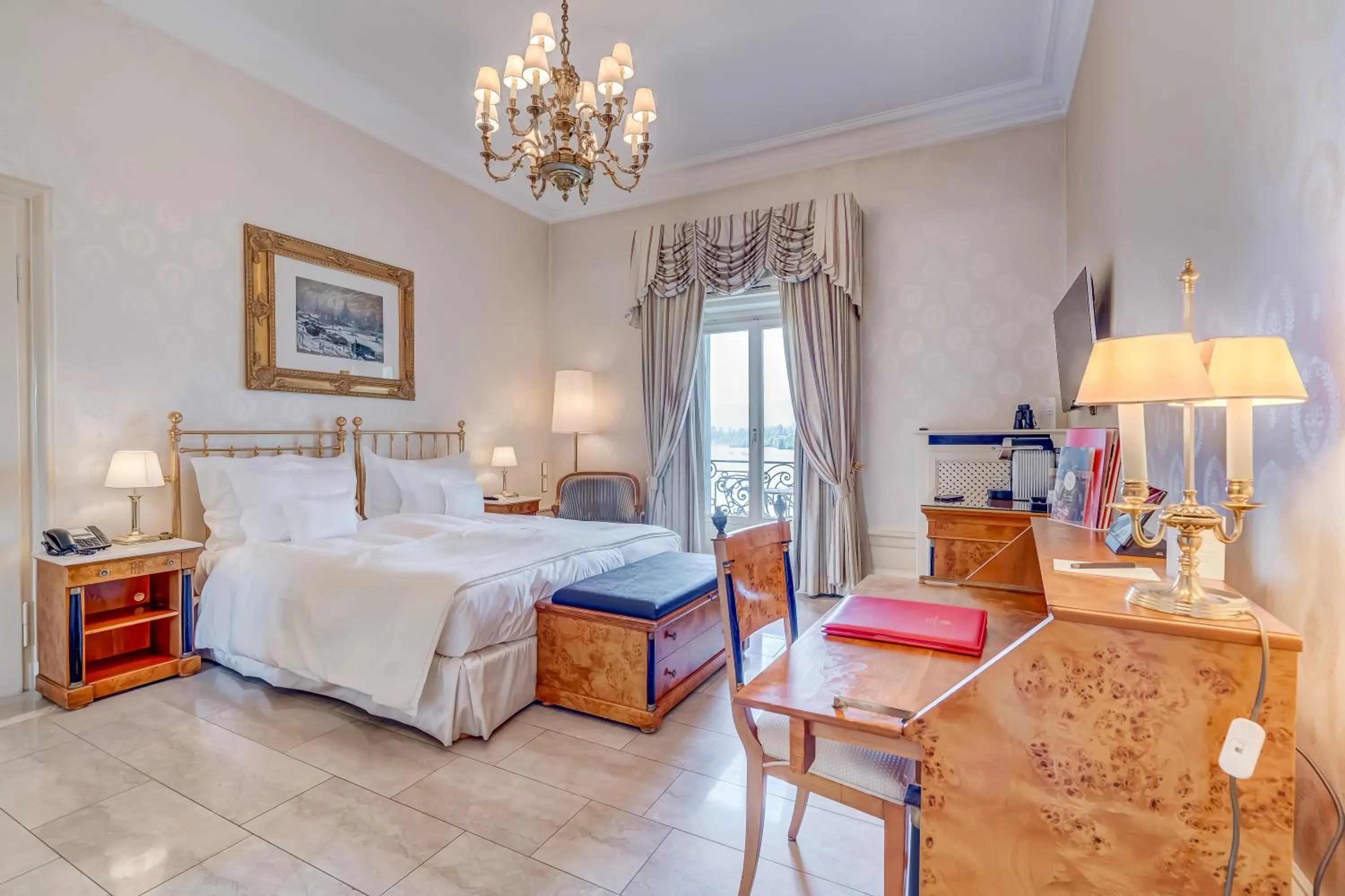 Bedroom, Bed in Grand Hotel National Luzern