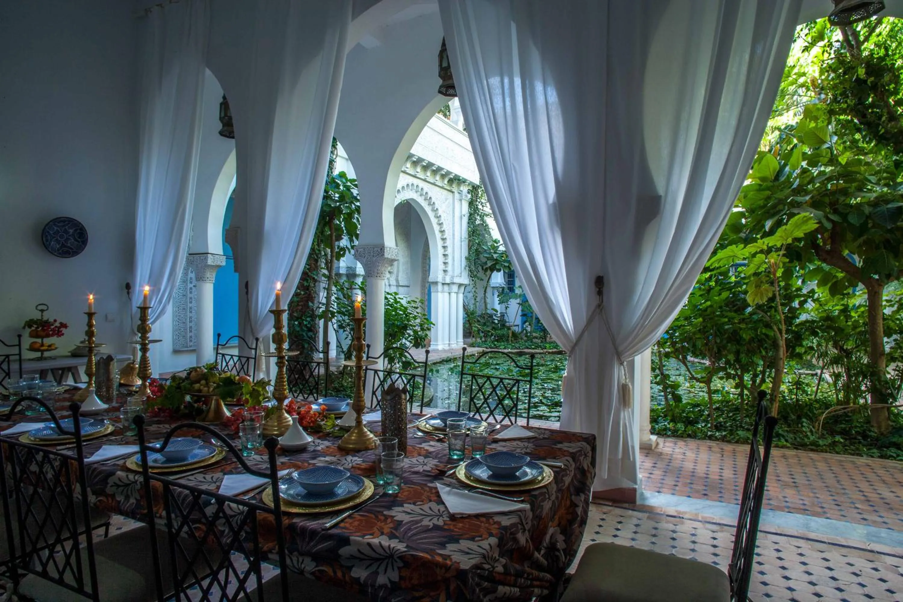 Restaurant/places to eat in Riad Dar El Malaika