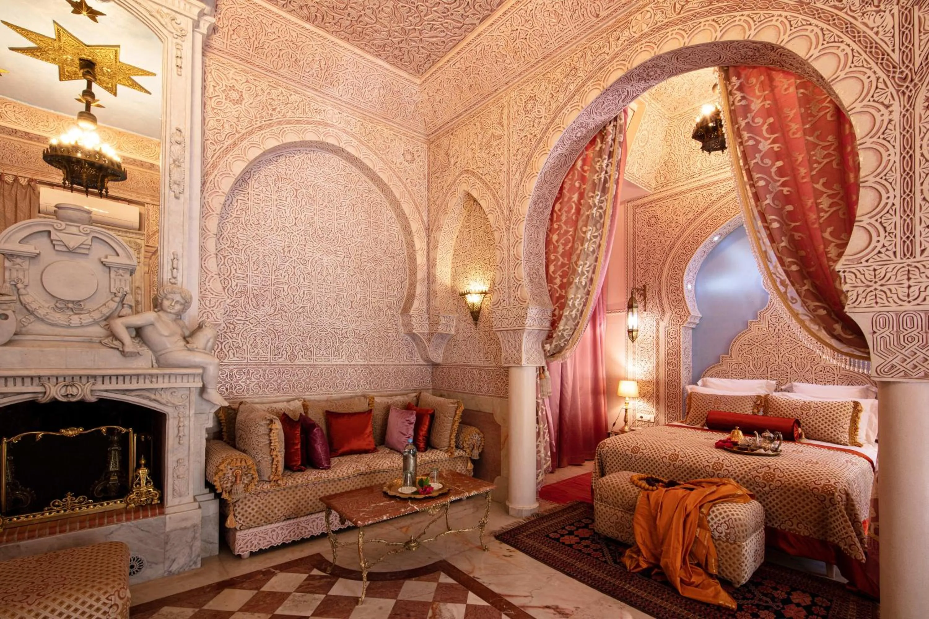 flat iron, Bed in Riad Dar El Malaika