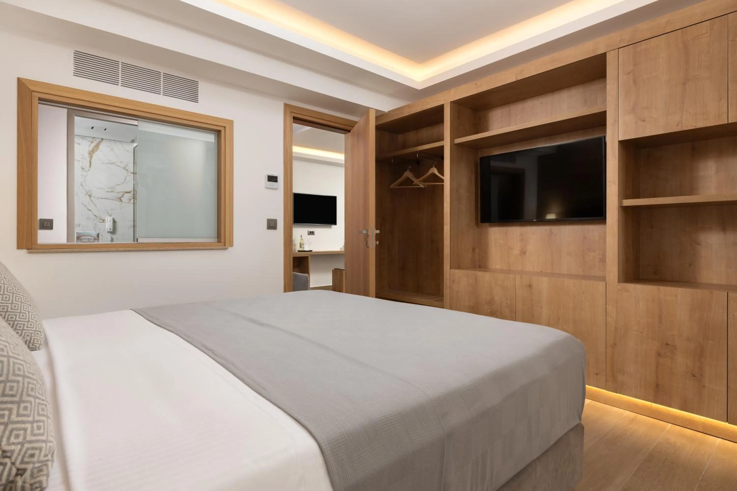 Bedroom, Bed in Acandia Hotel