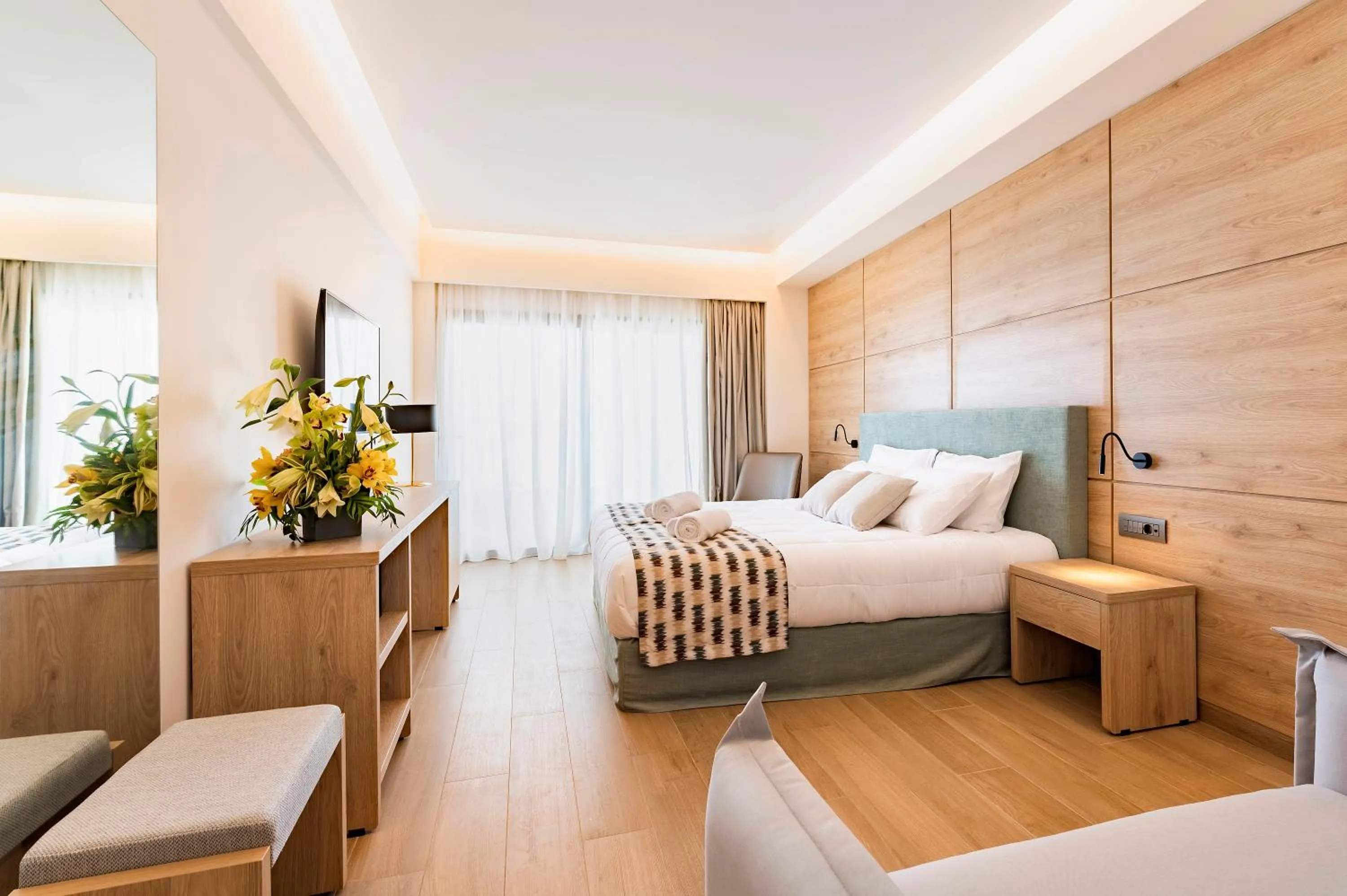 Photo of the whole room, Bed in Acandia Hotel