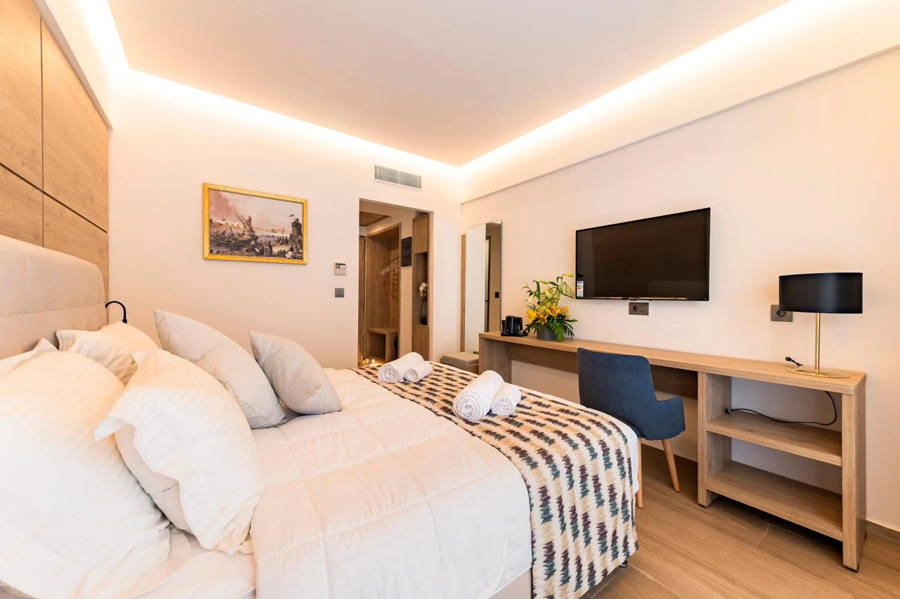 Photo of the whole room, Bed in Acandia Hotel