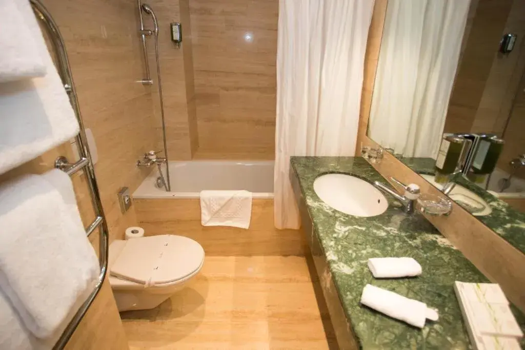 classic Double Room with Balcony in Carlton Lausanne Boutique Hôtel classic Double Room with Balcony in Carlton Lausanne Boutique Hôtel