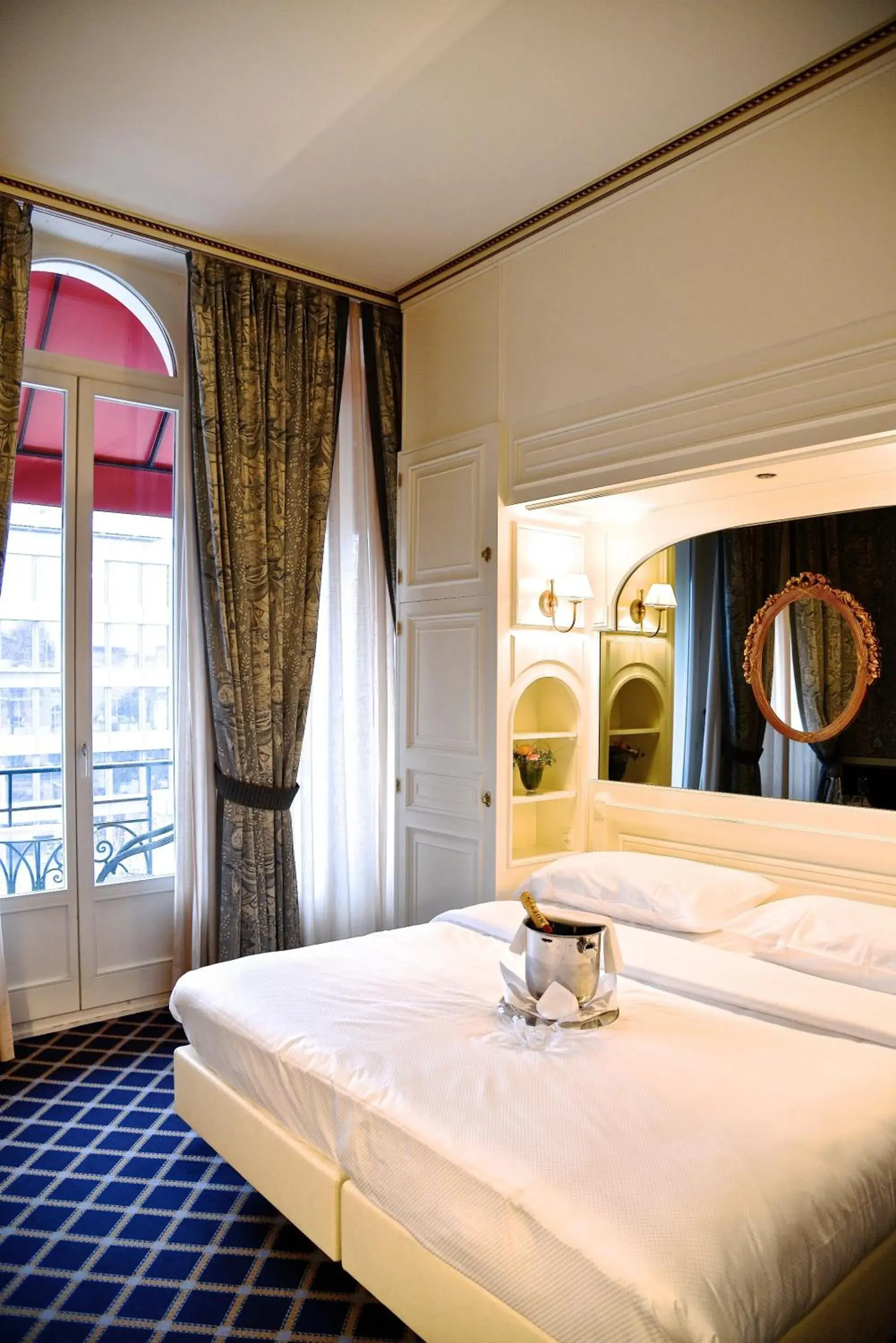 Executive Double or Twin Room in Carlton Lausanne Boutique Hôtel Executive Double or Twin Room in Carlton Lausanne Boutique Hôtel