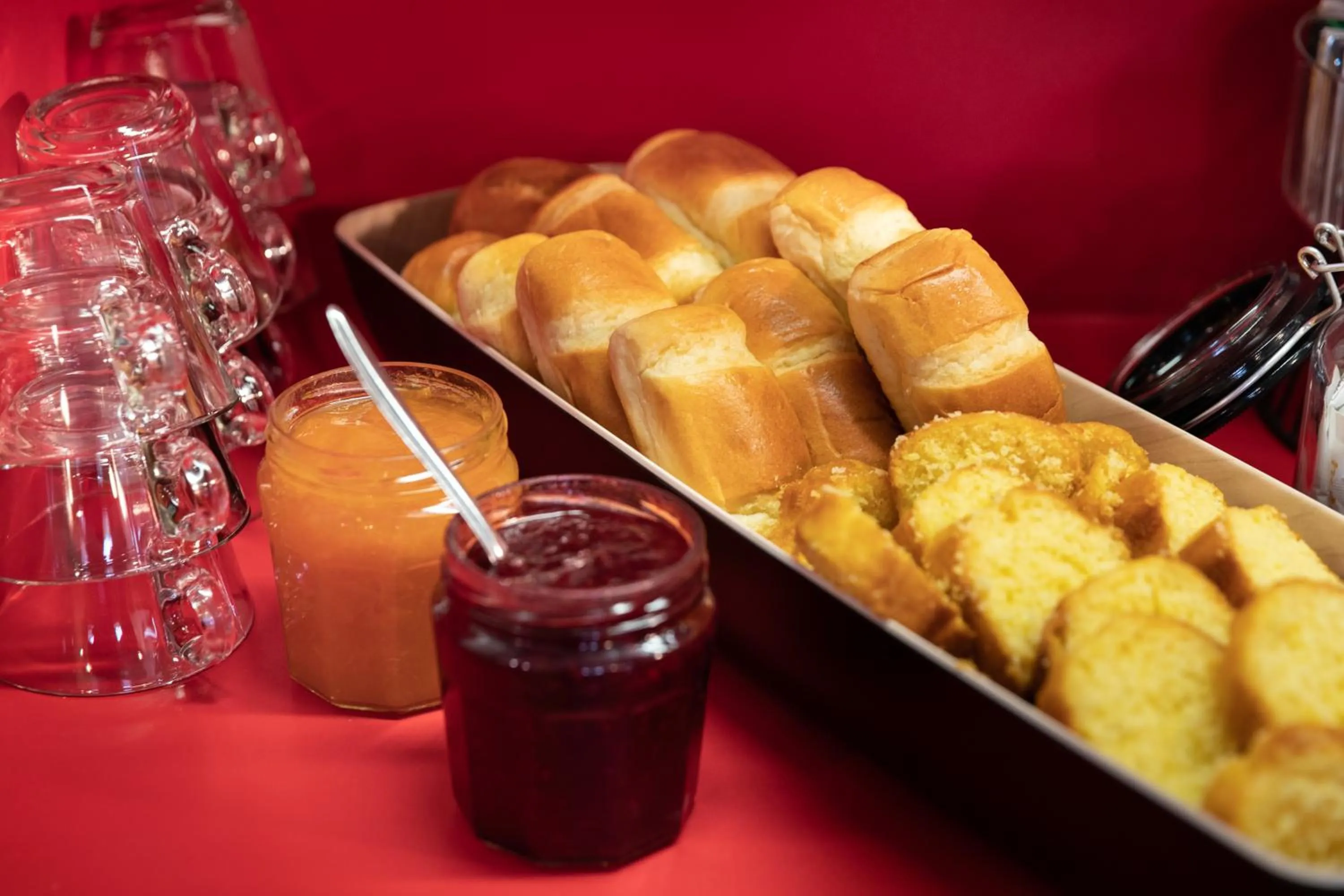 Breakfast in hotelF1 Toulon Est La Valette