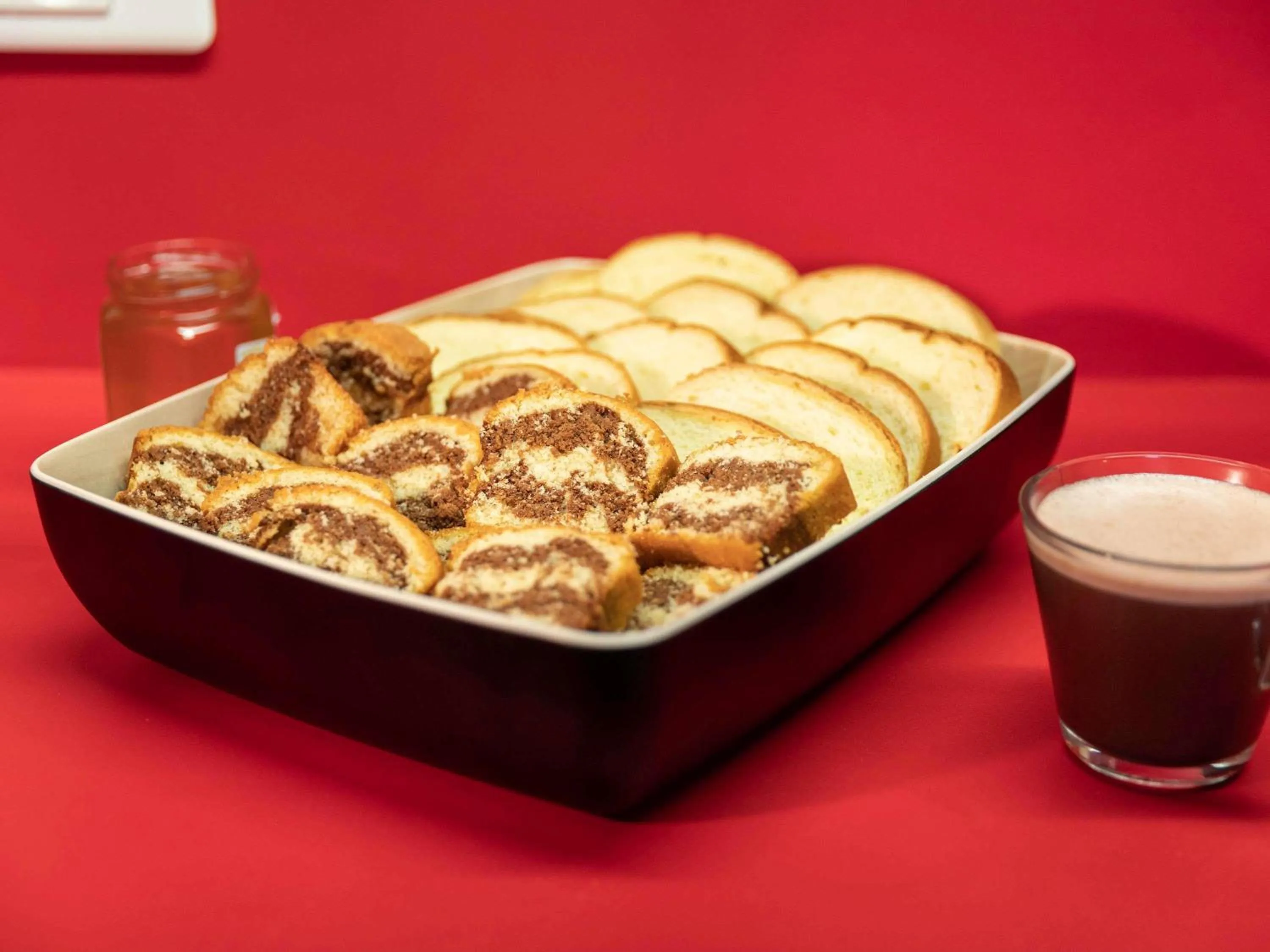 Breakfast in hotelF1 Toulon Est La Valette