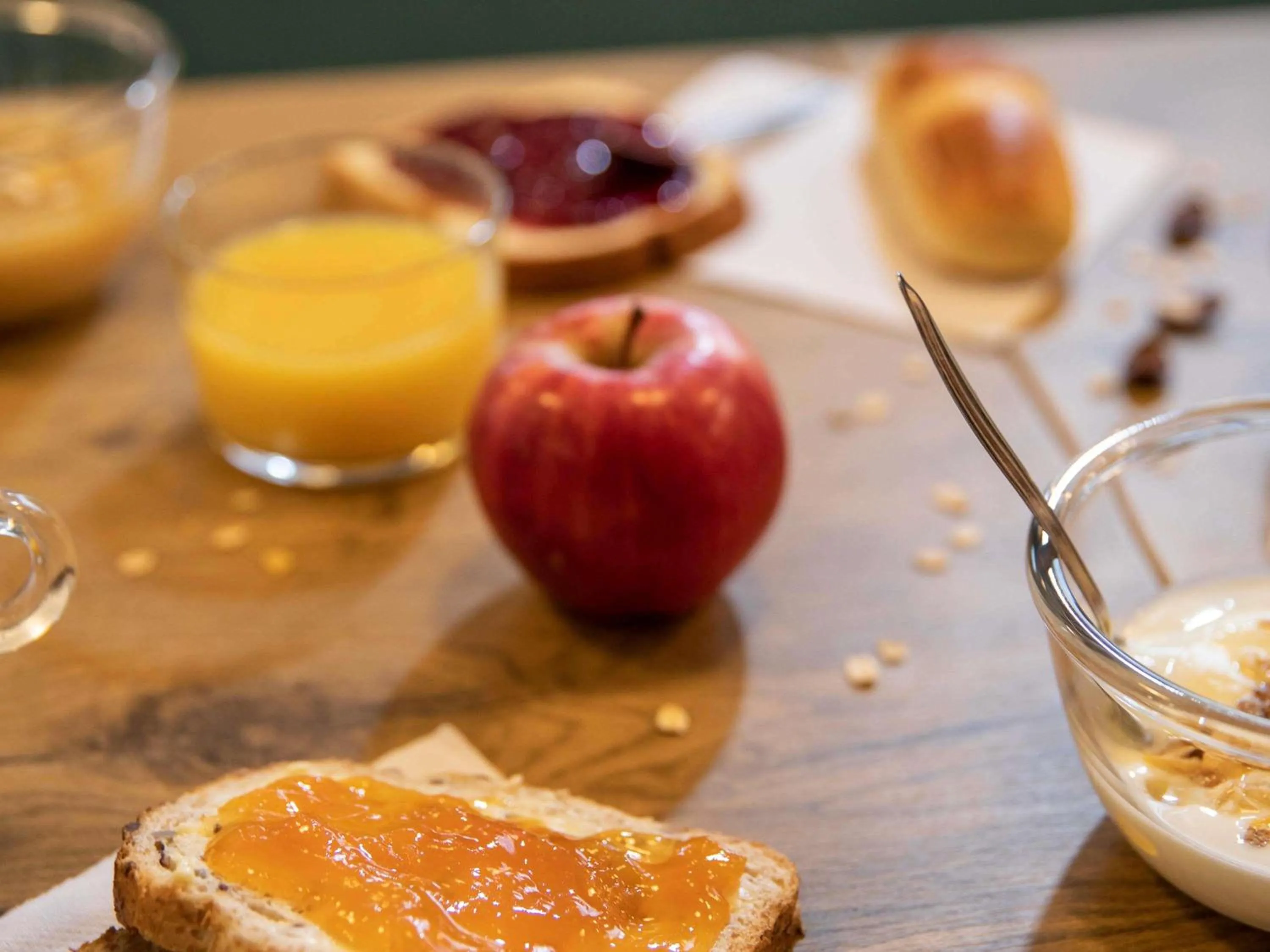 Breakfast in hotelF1 Toulon Est La Valette