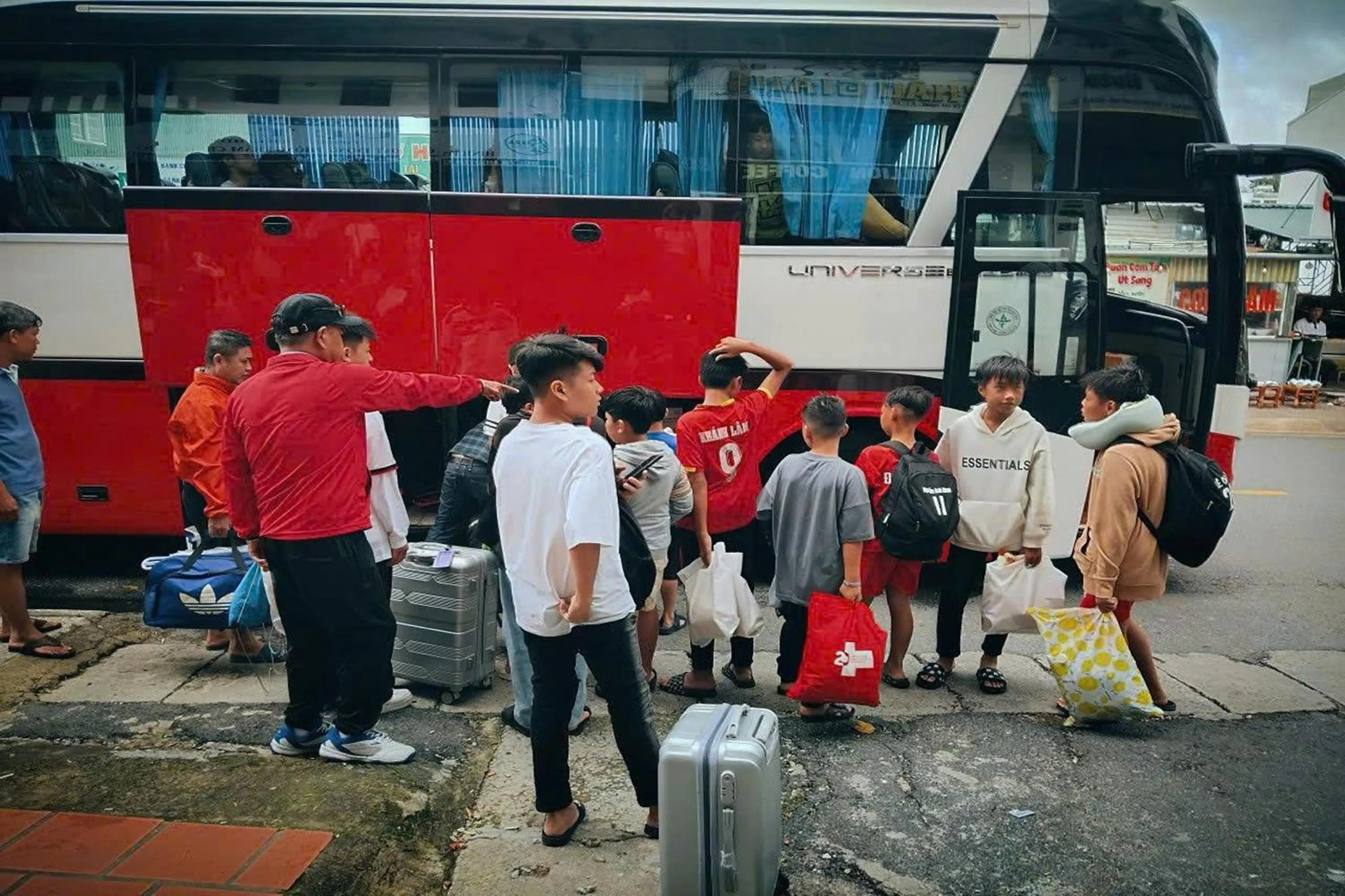 group of guests in Chau Giang Hotel