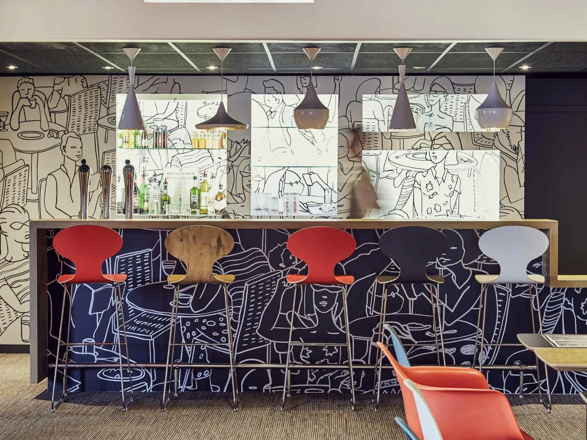 Lounge or bar in ibis Toulon La Valette